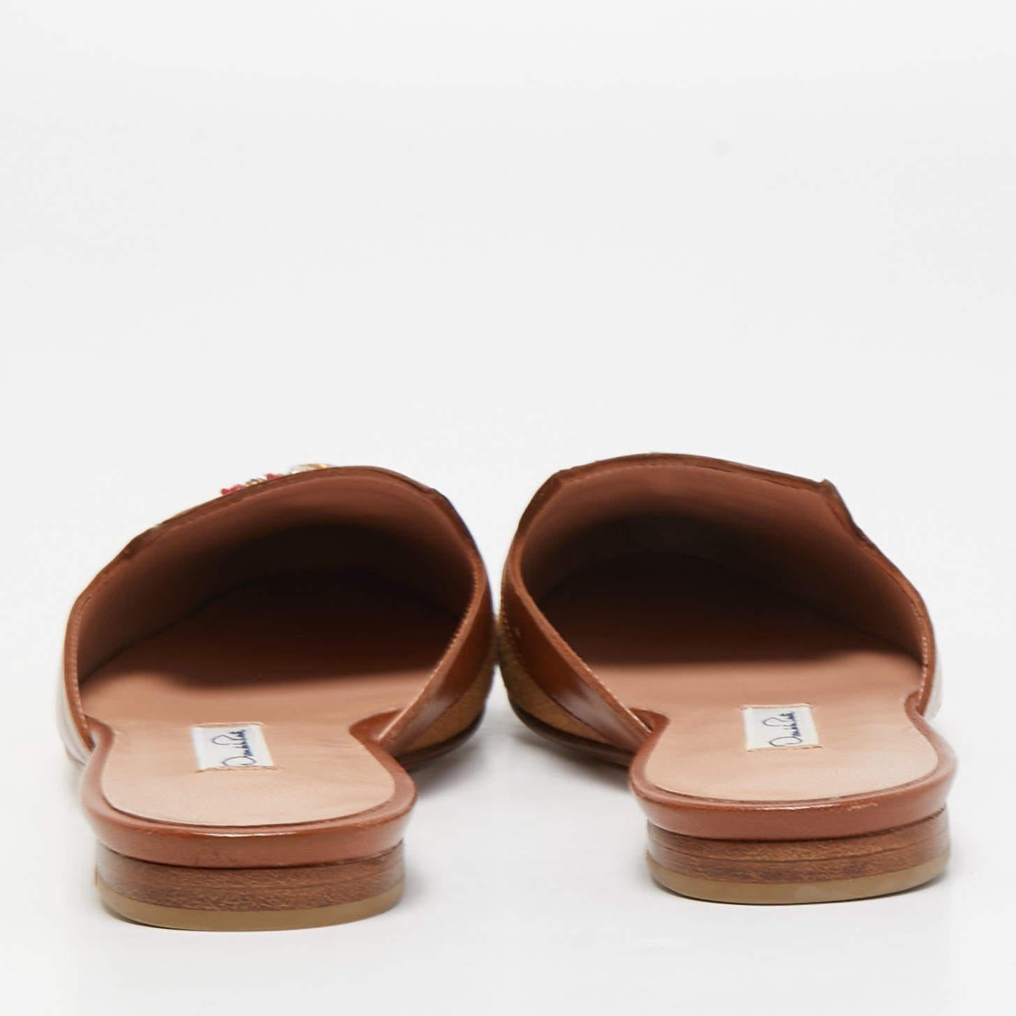 Oscar de la Renta Brown Canvas and Leather Spanish Embellished Flat Mules Size 3 For Sale 4
