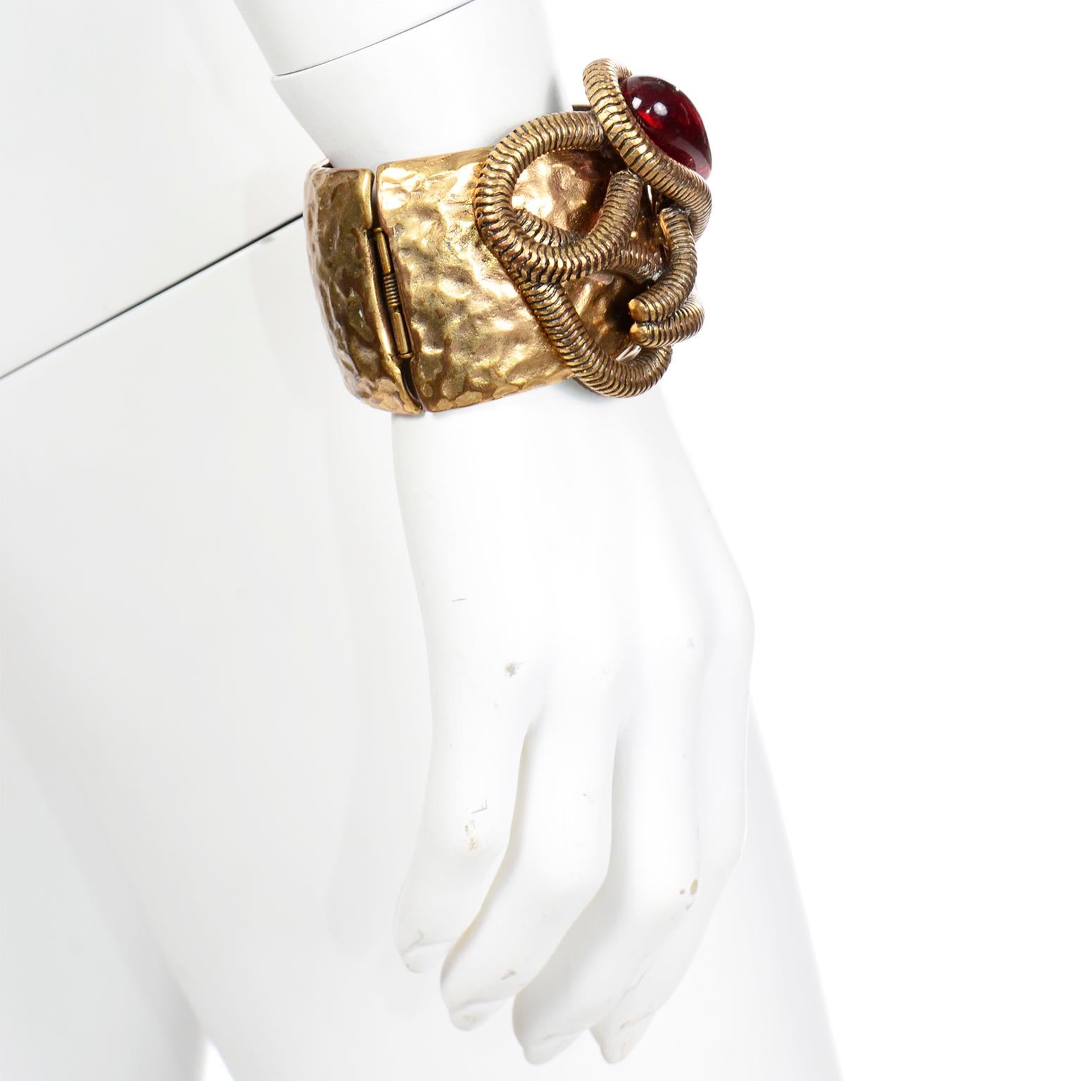 Oscar de la Renta Brutalist Style Vintage Clamper Bracelet w Teardrop Cabochon In Excellent Condition In Portland, OR