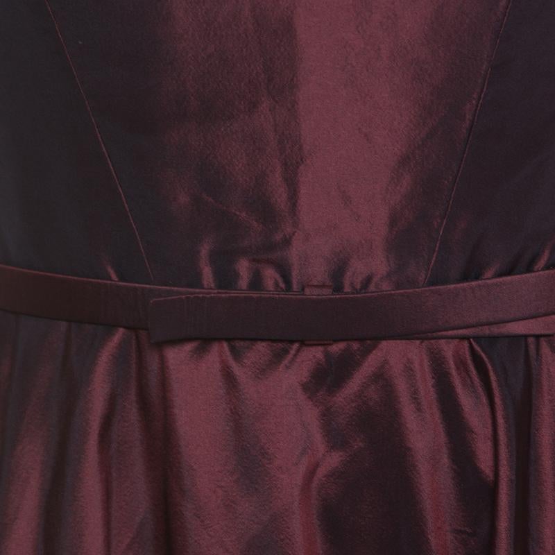 Oscar de la Renta Burgundy Silk Tiered Belted Sleeveless Gown S In Good Condition In Dubai, Al Qouz 2