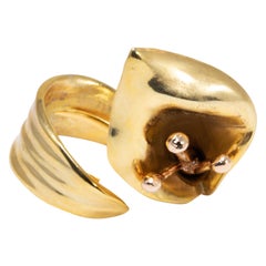 Oscar de la Renta Polished Gold Calla Lily Cocktail Statement Ring