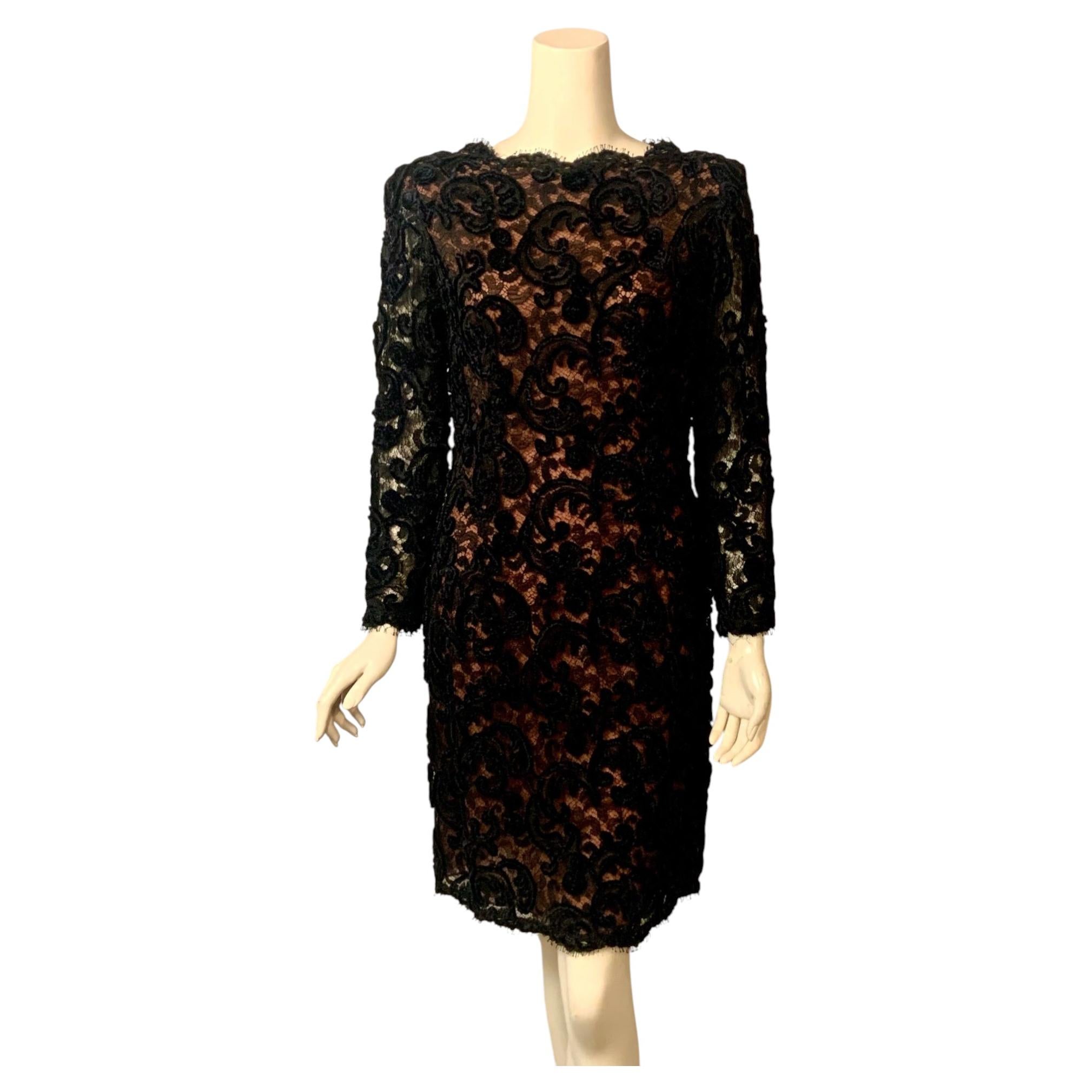 Oscar De La Renta - Robe en mousseline de soie nude brodée de dentelle noire Chenille