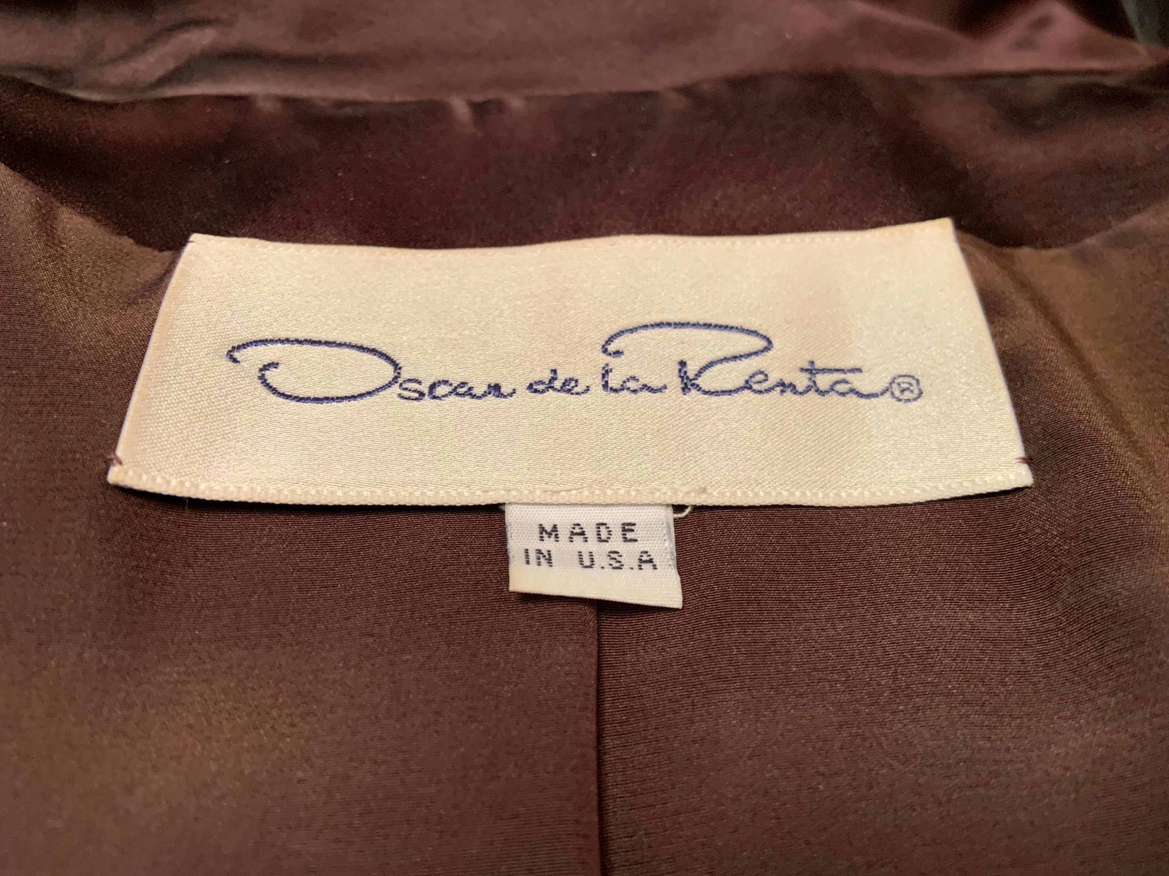 Traje con falda de satén marrón chocolate Oscar De La Renta en venta 6