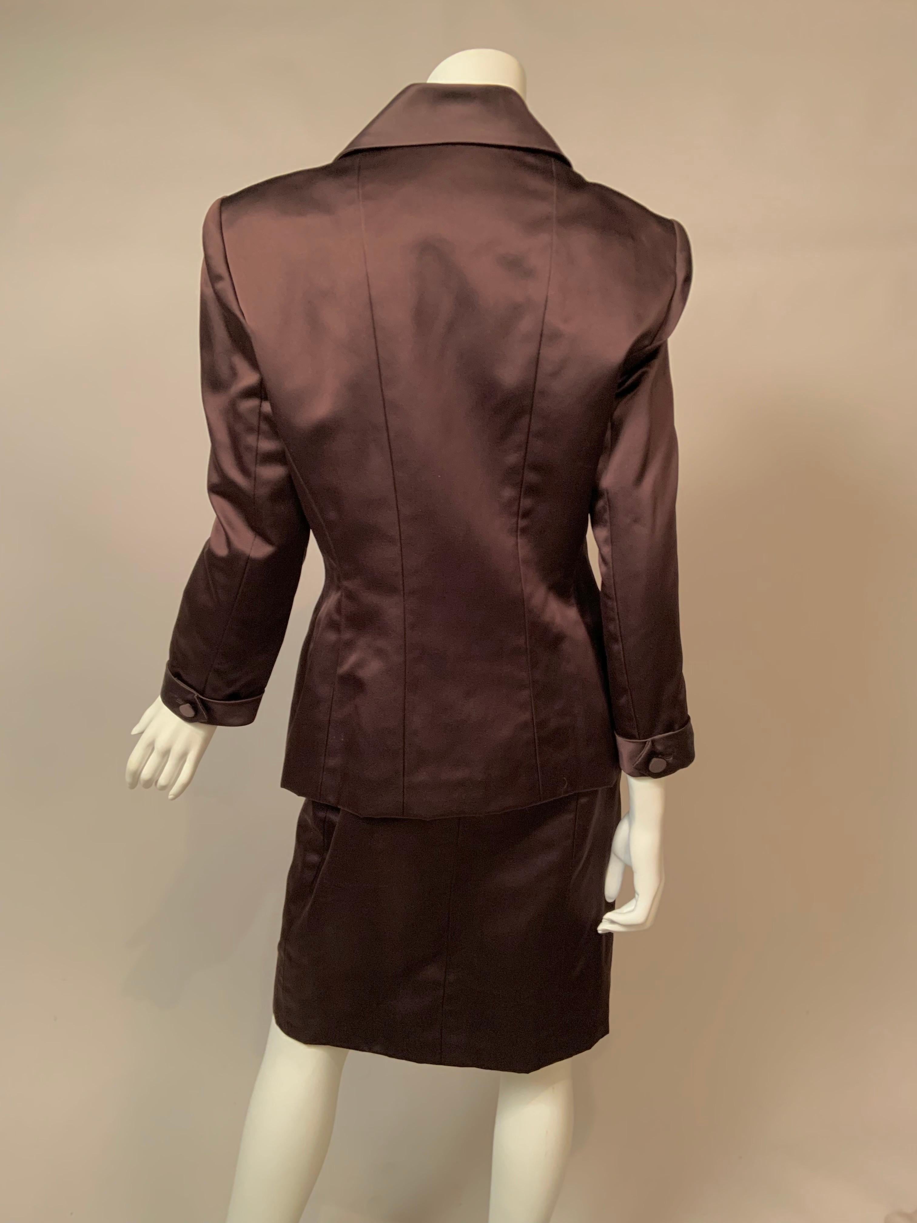 Traje con falda de satén marrón chocolate Oscar De La Renta en venta 1