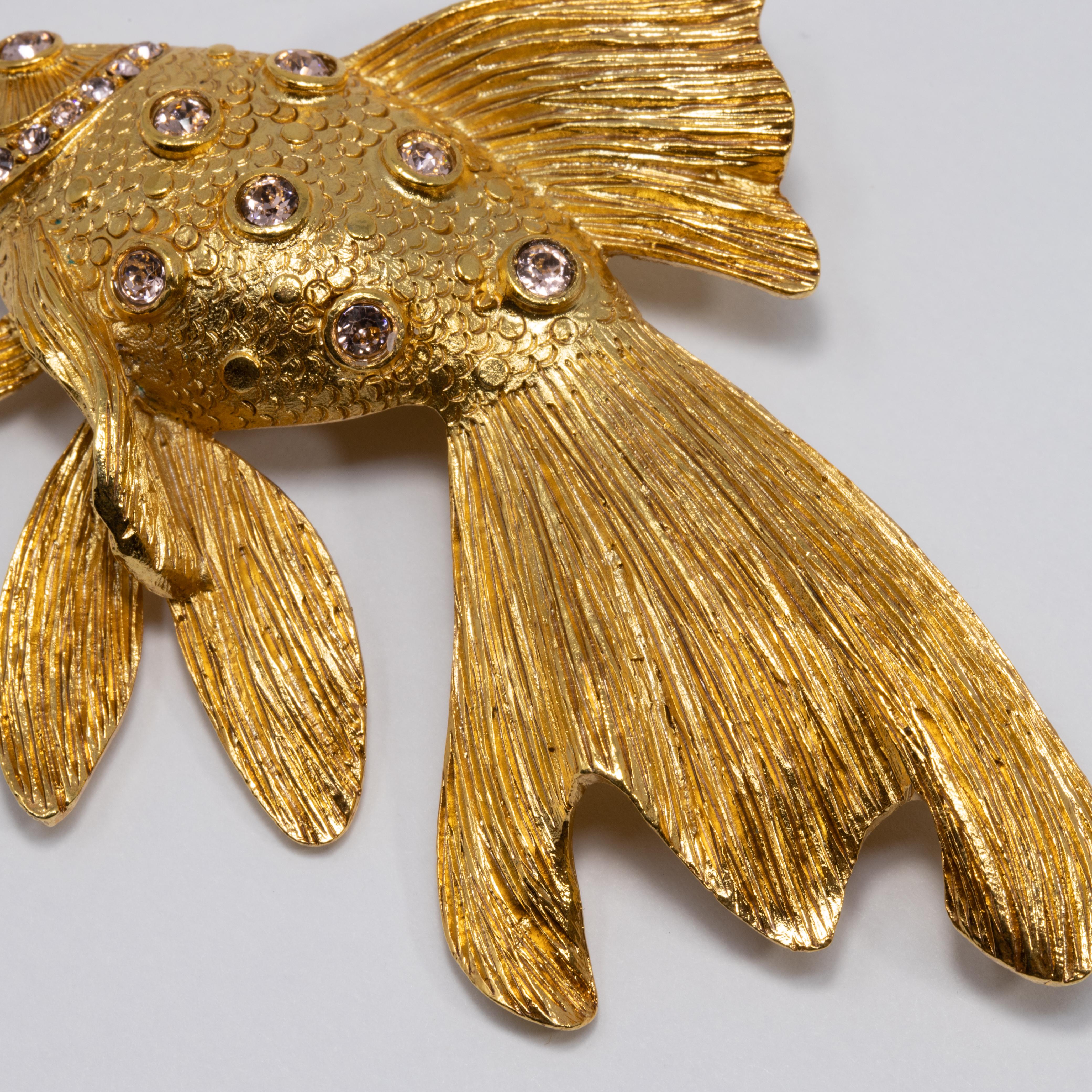 Taille baguette Oscar de la Renta Broche poisson en cristal transparent et pierre de cristal, épingle, en or en vente