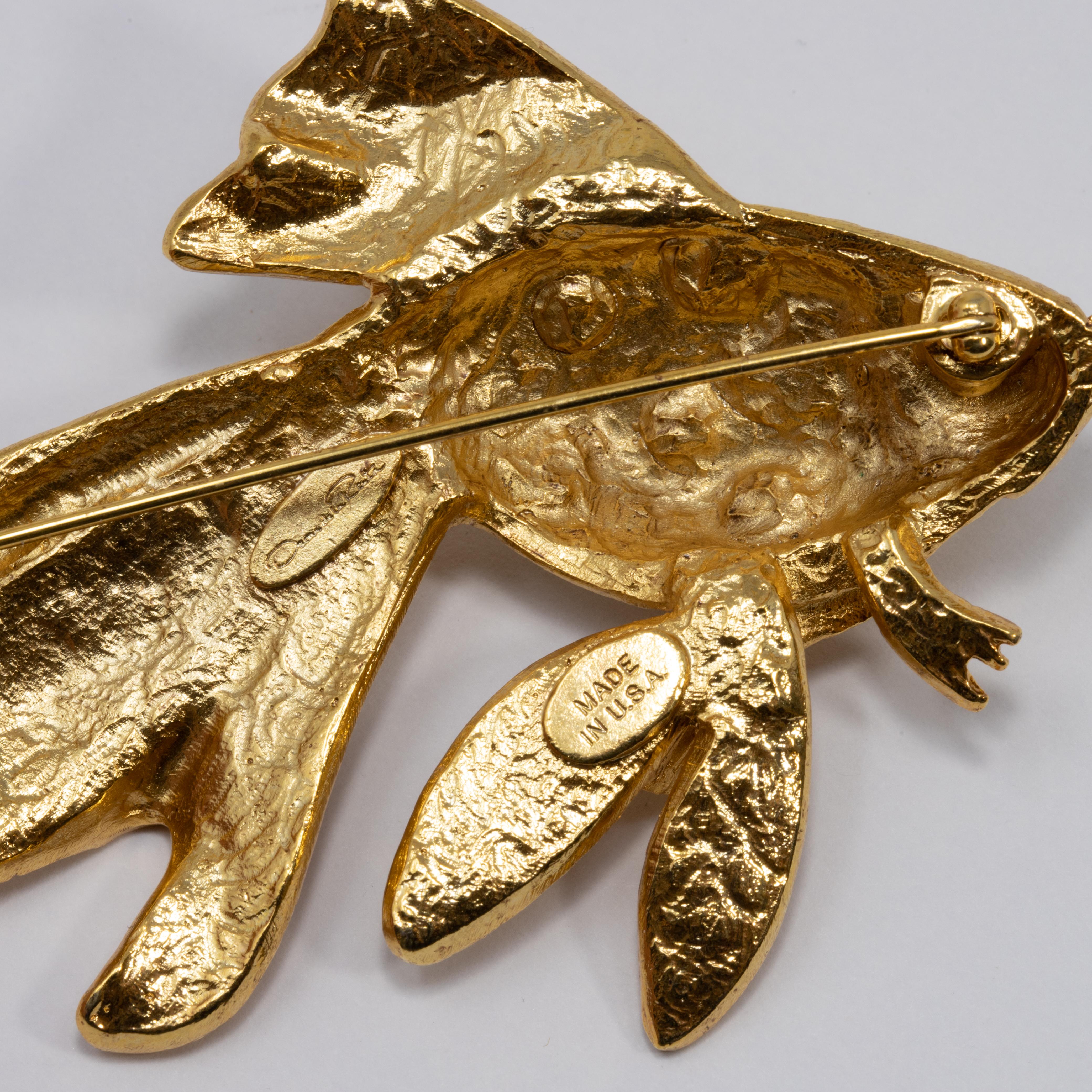 Oscar de la Renta Broche poisson en cristal transparent et pierre de cristal, épingle, en or Neuf - En vente à Milford, DE