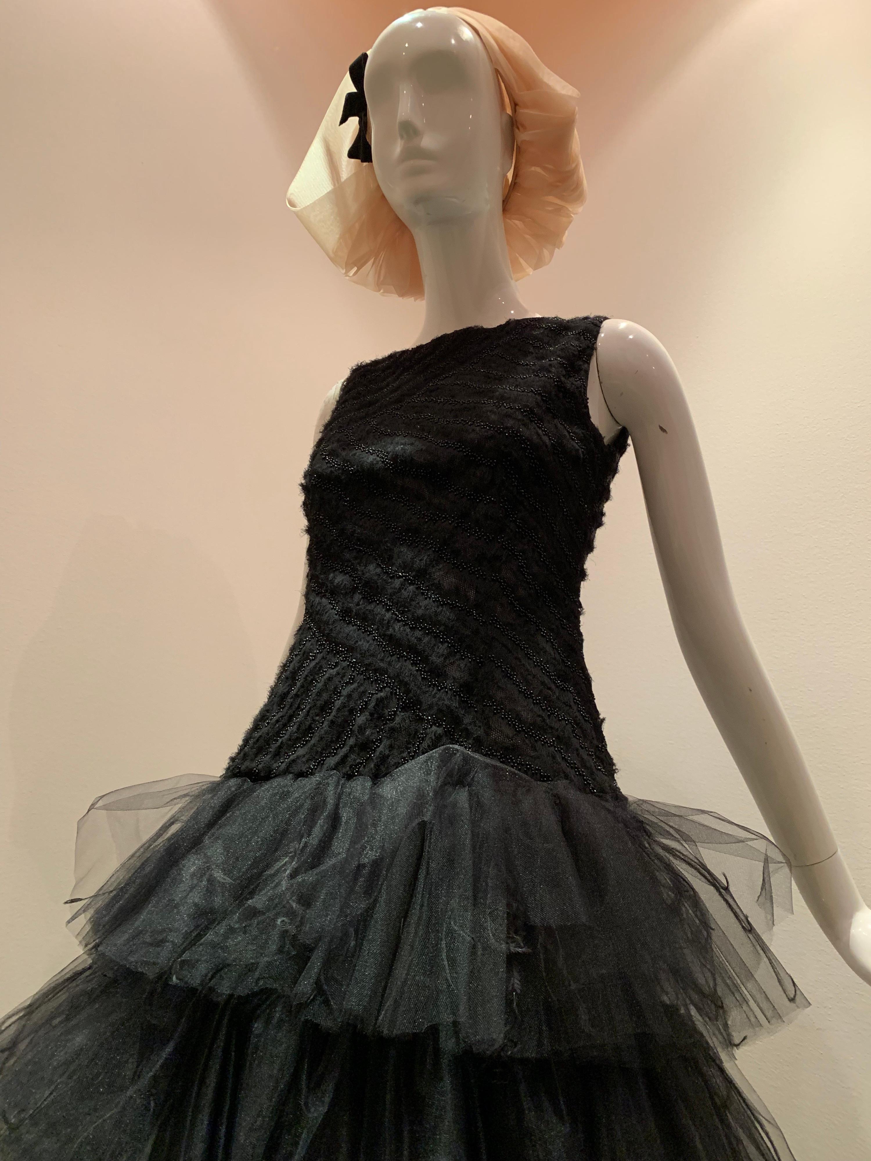 Oscar de la Renta Cocktail Dress W/ Tiered Tulle Beading & Ostrich Feathers In Excellent Condition In Gresham, OR