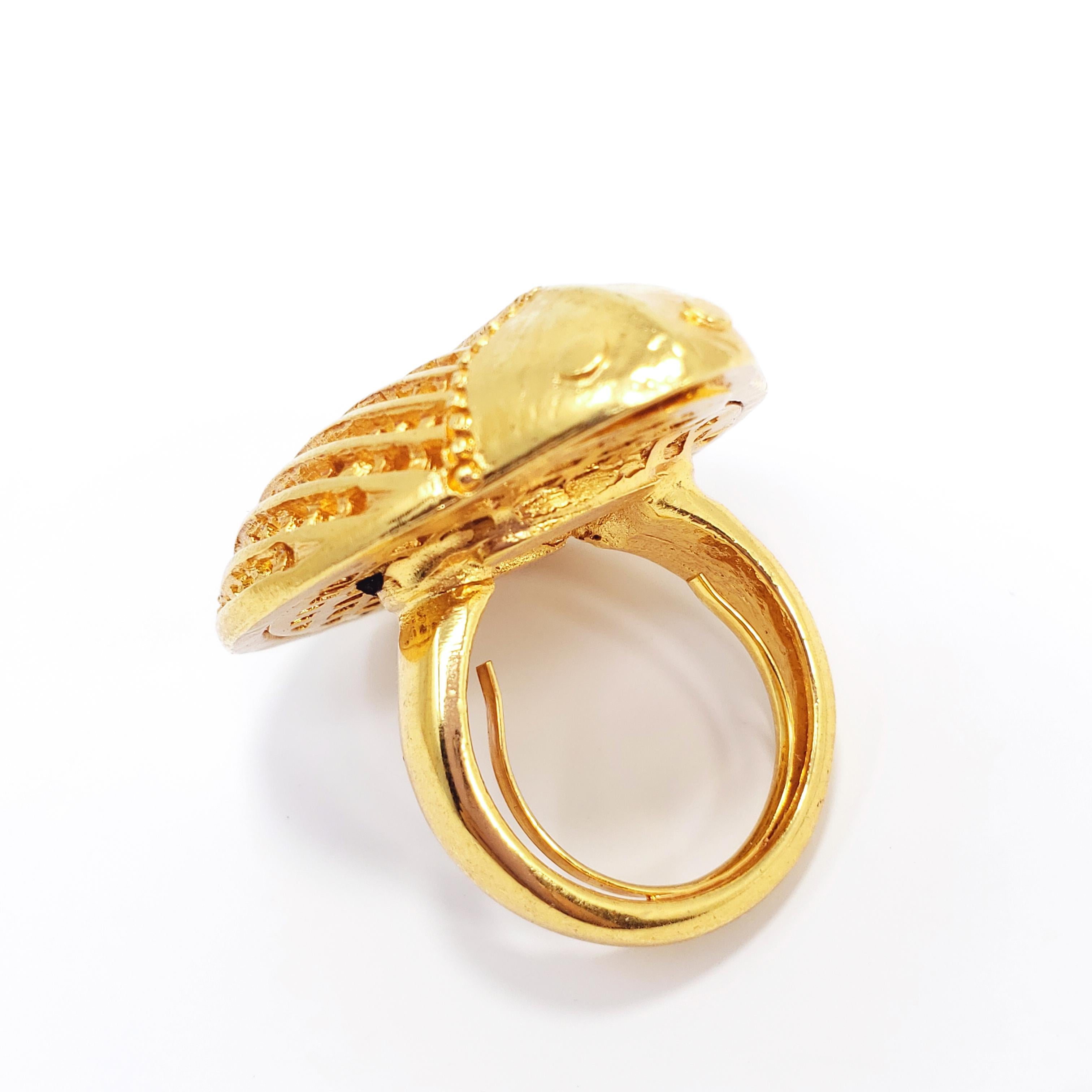 Oscar de la Renta Cocktail Gold Netted Scarab Ring, Adjustable In New Condition For Sale In Milford, DE