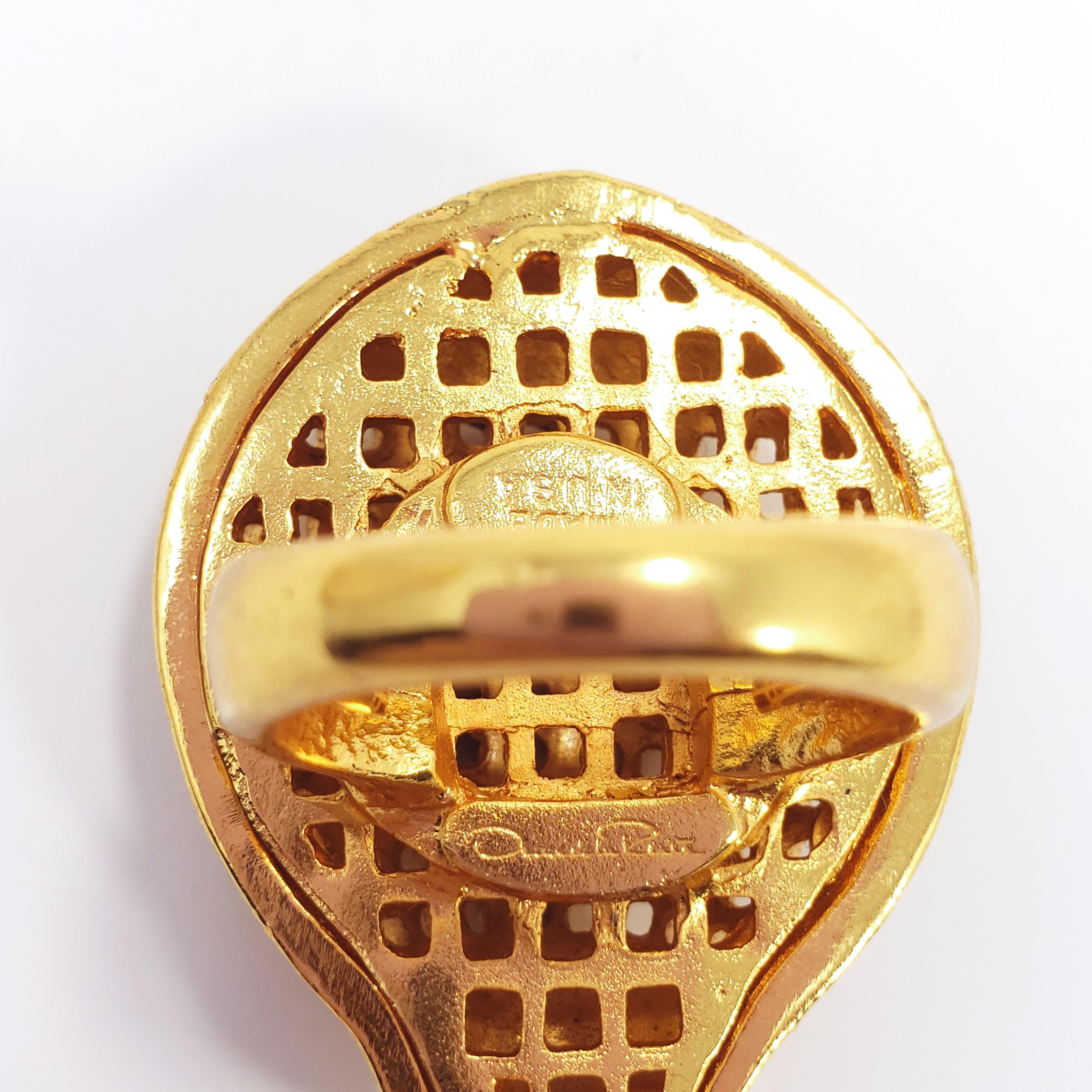 Oscar de la Renta Cocktail Gold Netted Scarab Ring, Adjustable For Sale 3