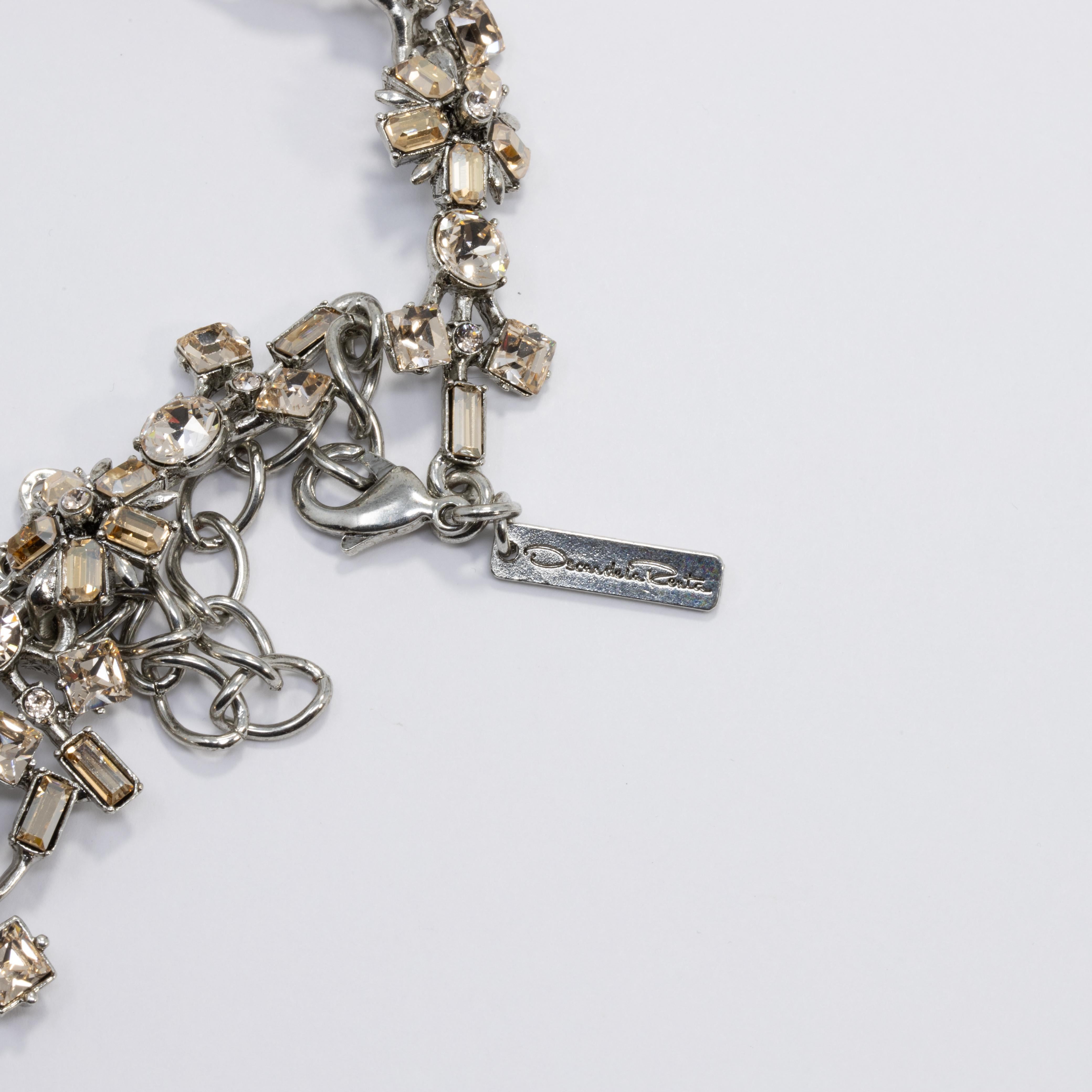 Oscar de la Renta Contemporary Crystal Flower Link Necklace, Silvertone In New Condition In Milford, DE