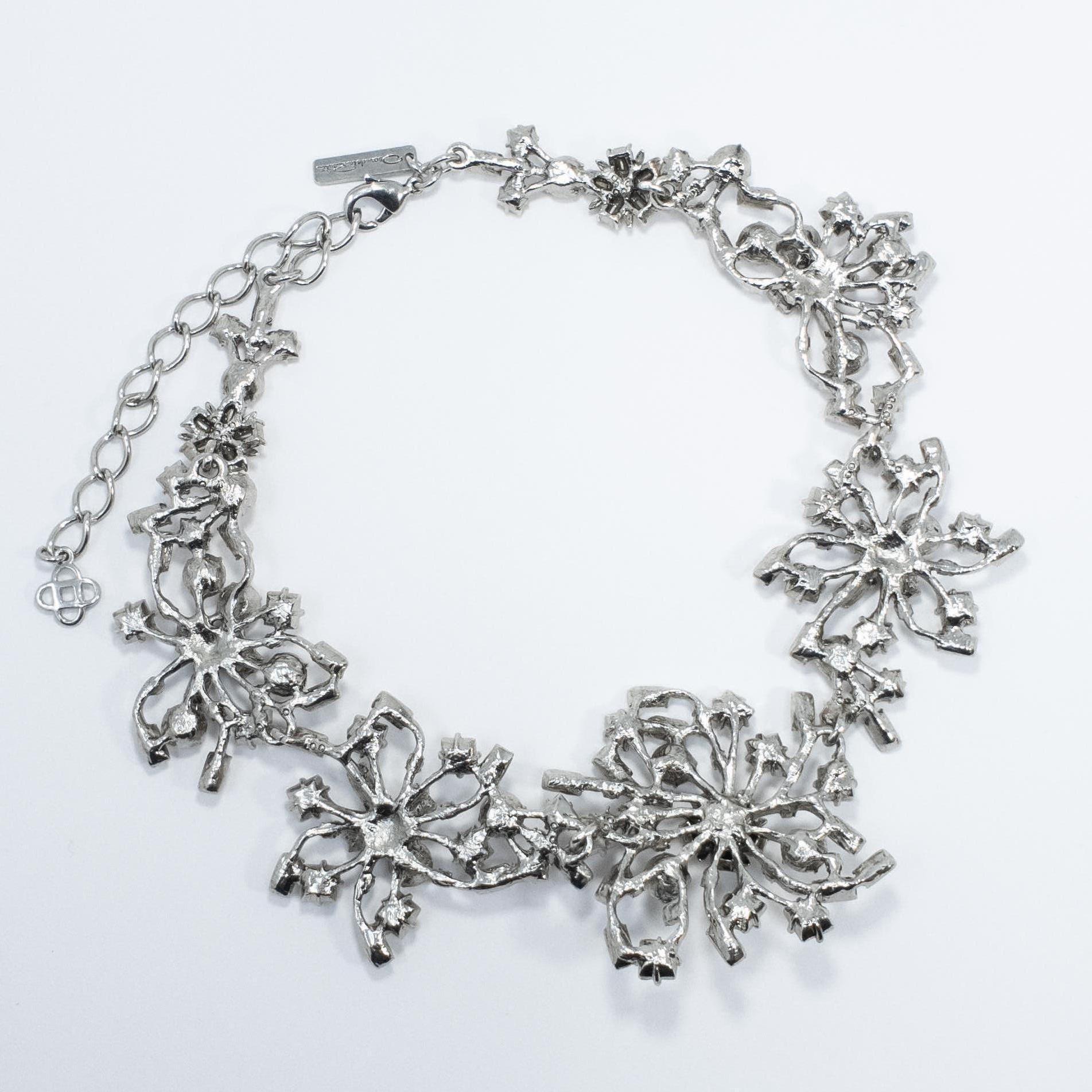 Women's or Men's Oscar de la Renta Contemporary Crystal Flower Link Necklace, Silvertone