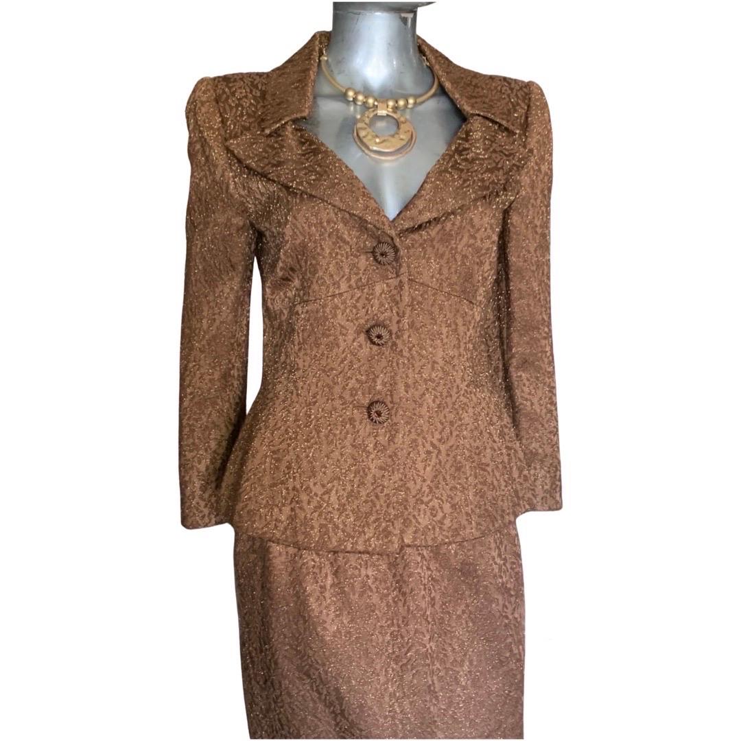 Oscar De La Renta Copper Metallic Skirt Suit, Neiman Marcus Size 8 In Good Condition For Sale In Palm Springs, CA