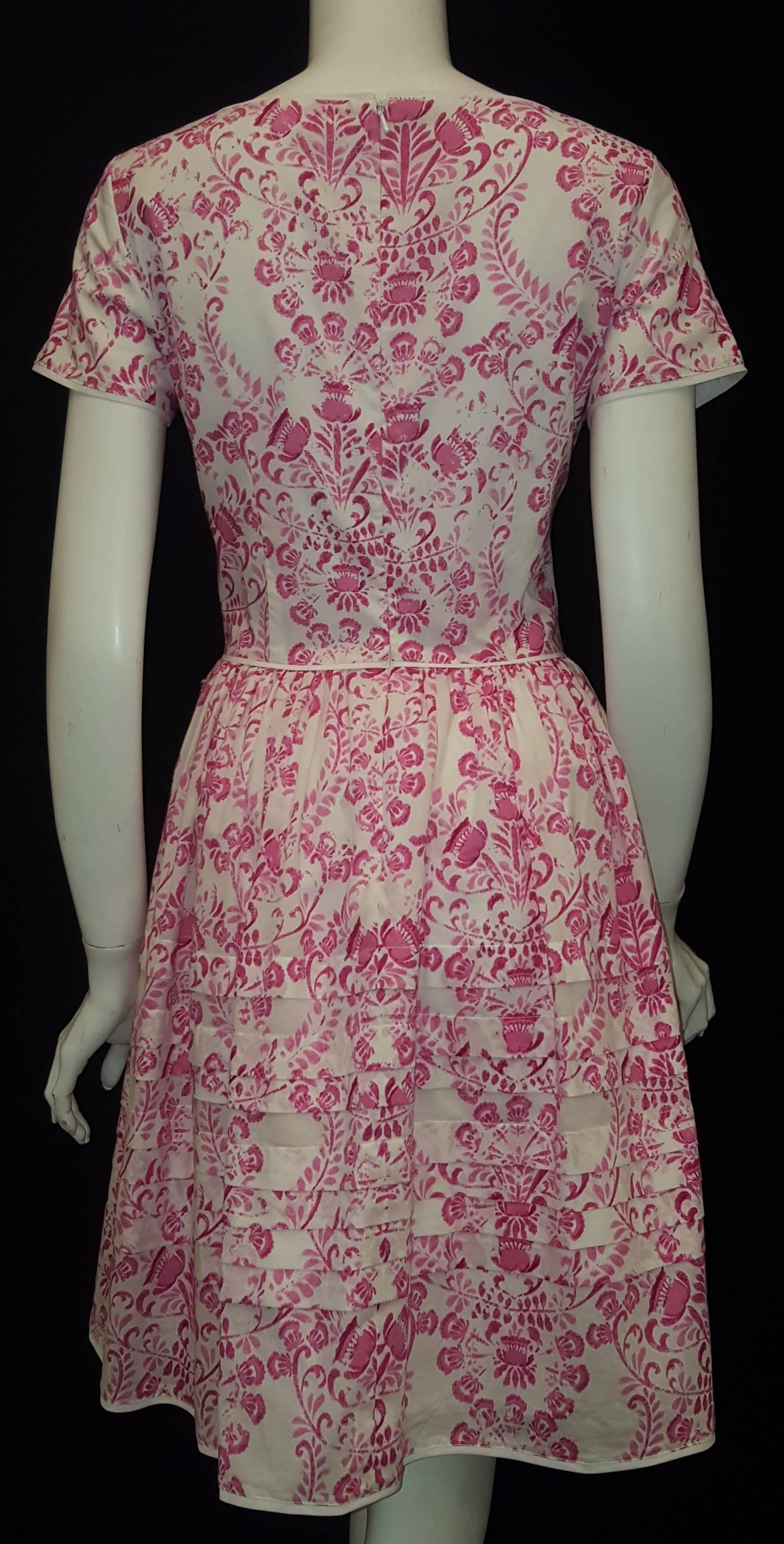 Beige Oscar de la Renta Cotton Pink & White Short Sleeve Dress with Gathered Skirt