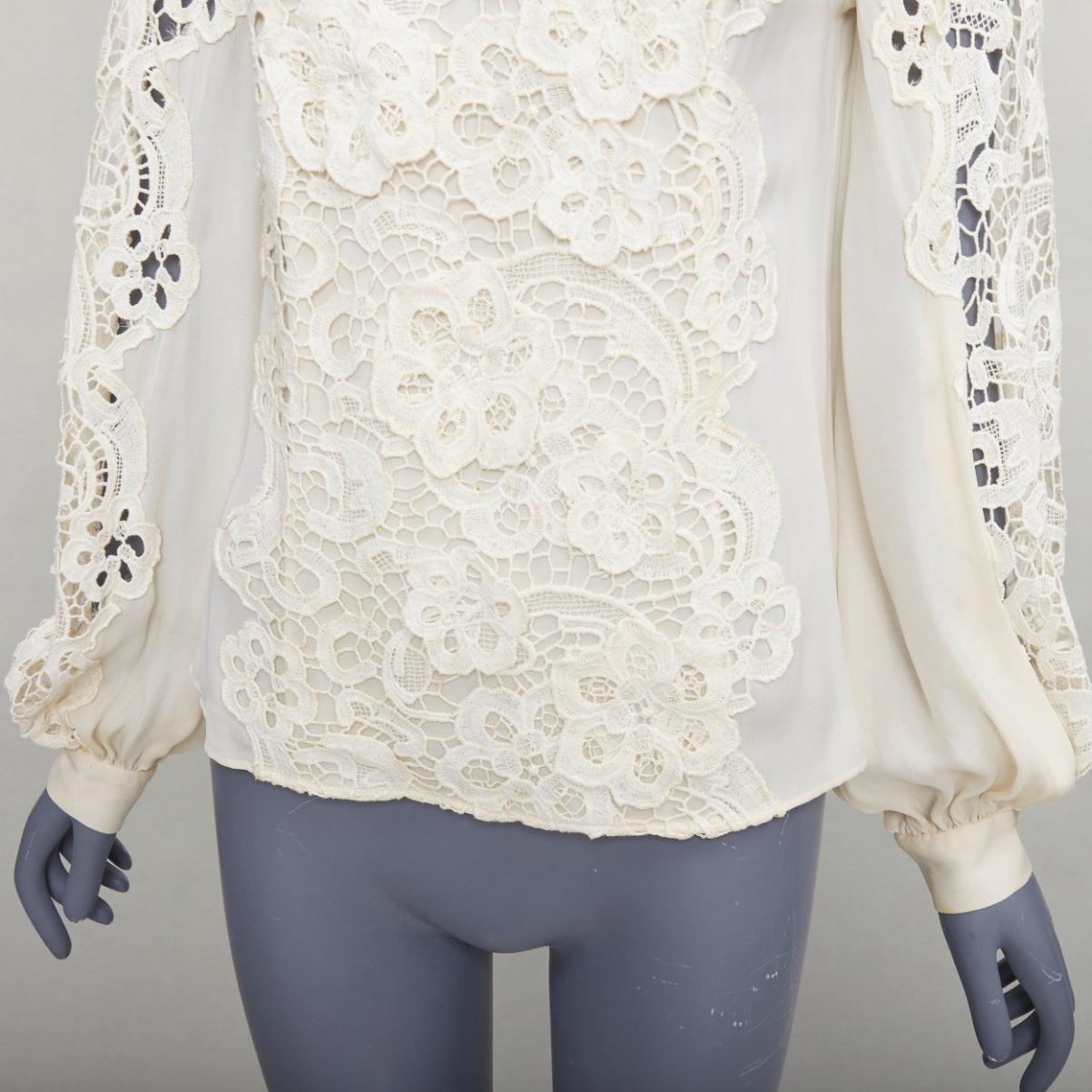Oscar De La Renta crema 100% seta, pizzo floreale, camicetta peasant con applicazioni US2 S in vendita 2