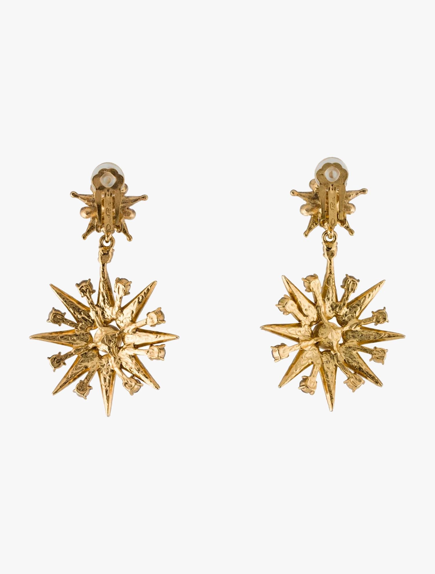 Contemporary Oscar de la Renta crystal star drop clip-on earrings For Sale