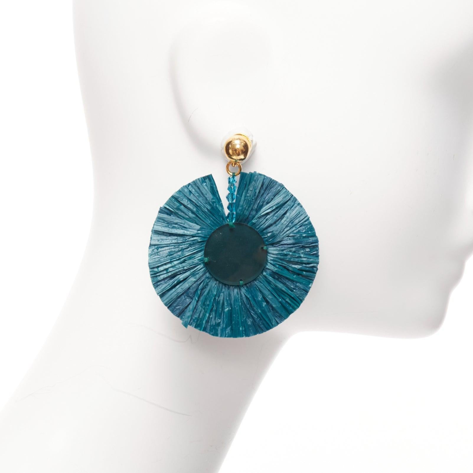 Women's OSCAR DE LA RENTA dark green raffia acrylic plate round pin earrings For Sale