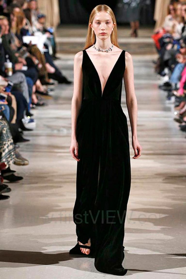 Oscar de la Renta Deco Inspired Lush Black Velvet Dress Gown  nwt In New Condition For Sale In Los Angeles, CA