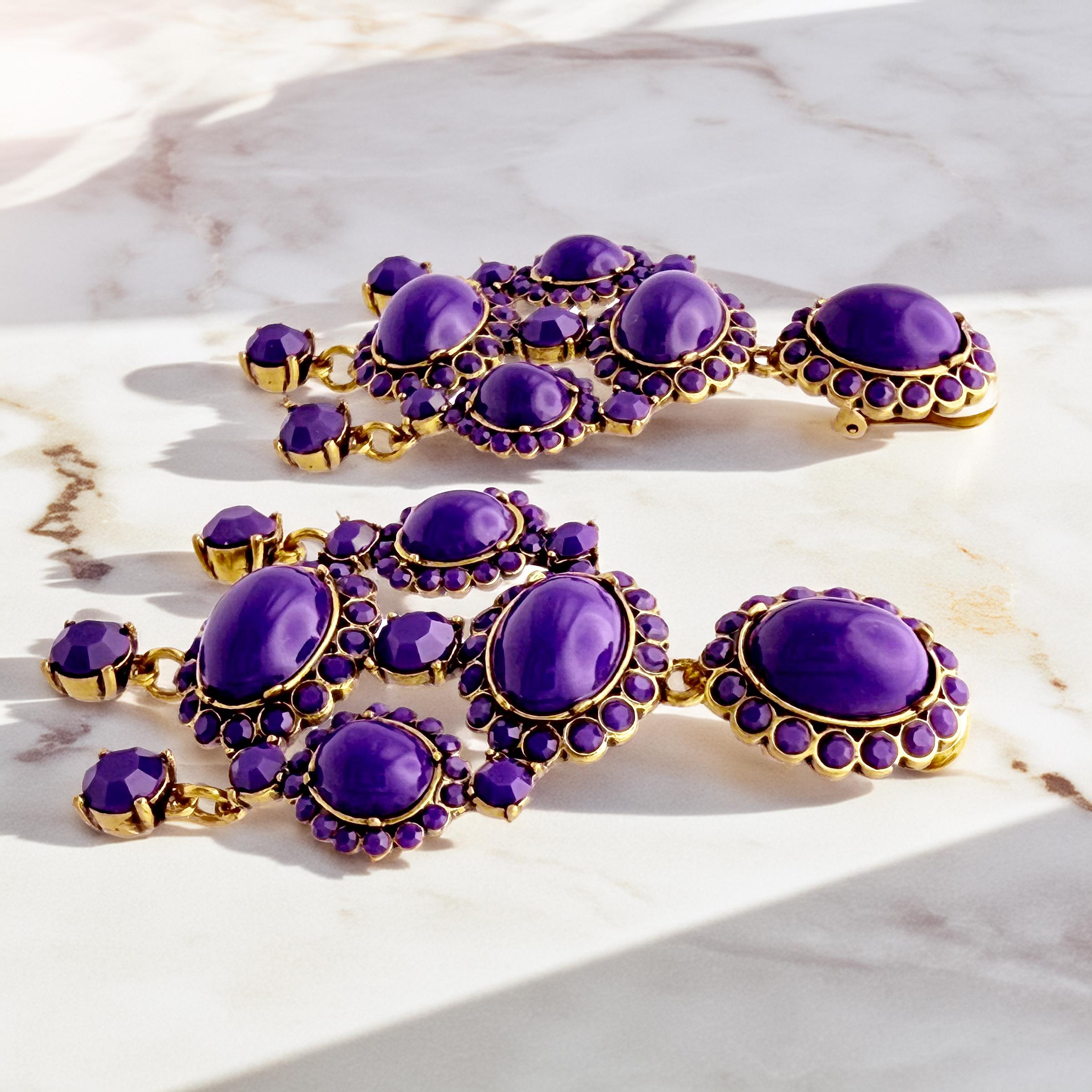 De las mujeres Oscar De La Renta Pendientes de clip de araña en metal de resina de color morado oscuro y oro envejecido en venta