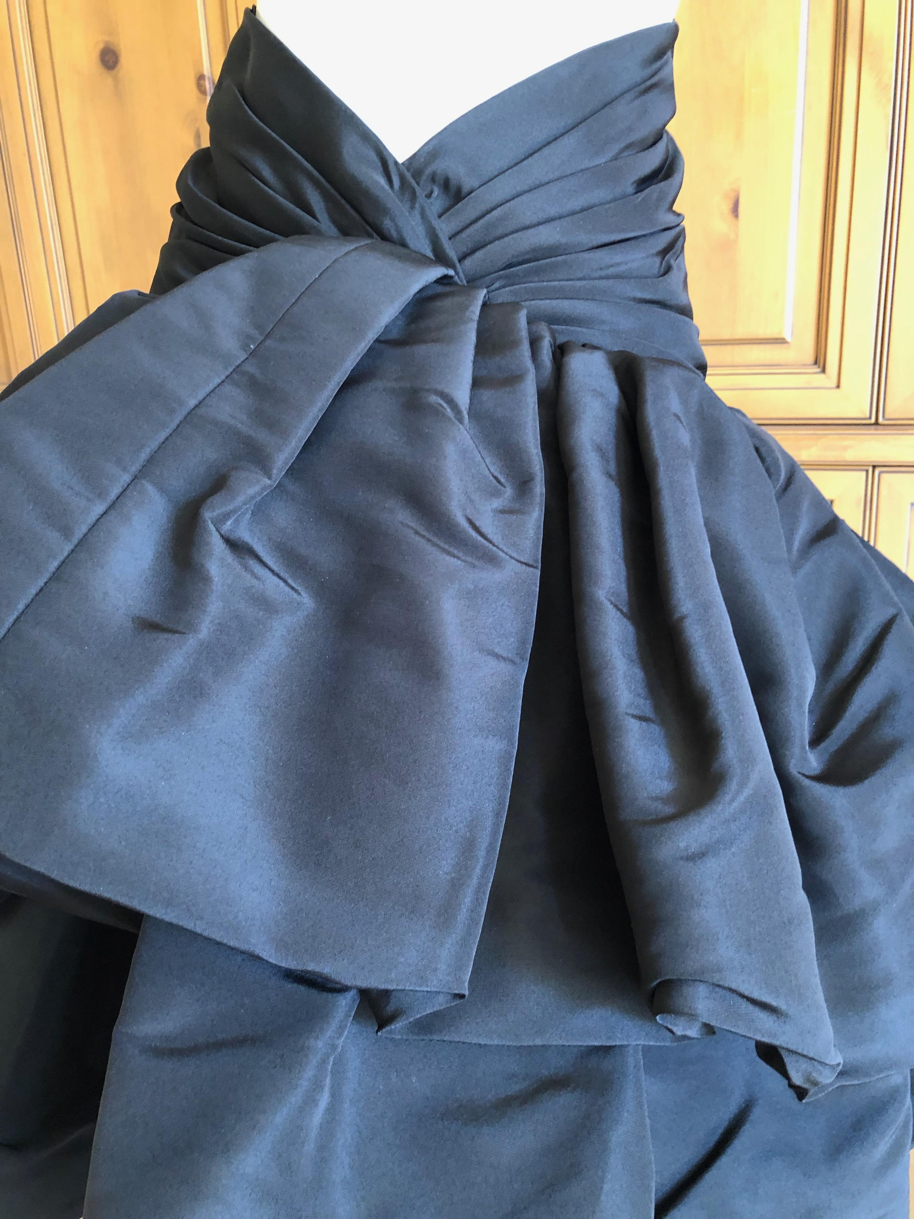 Oscar de la Renta Dramatic Vintage Black Silk Taffeta Ball Skirt 
Marked size 4, but more like 0-2
Waist 24