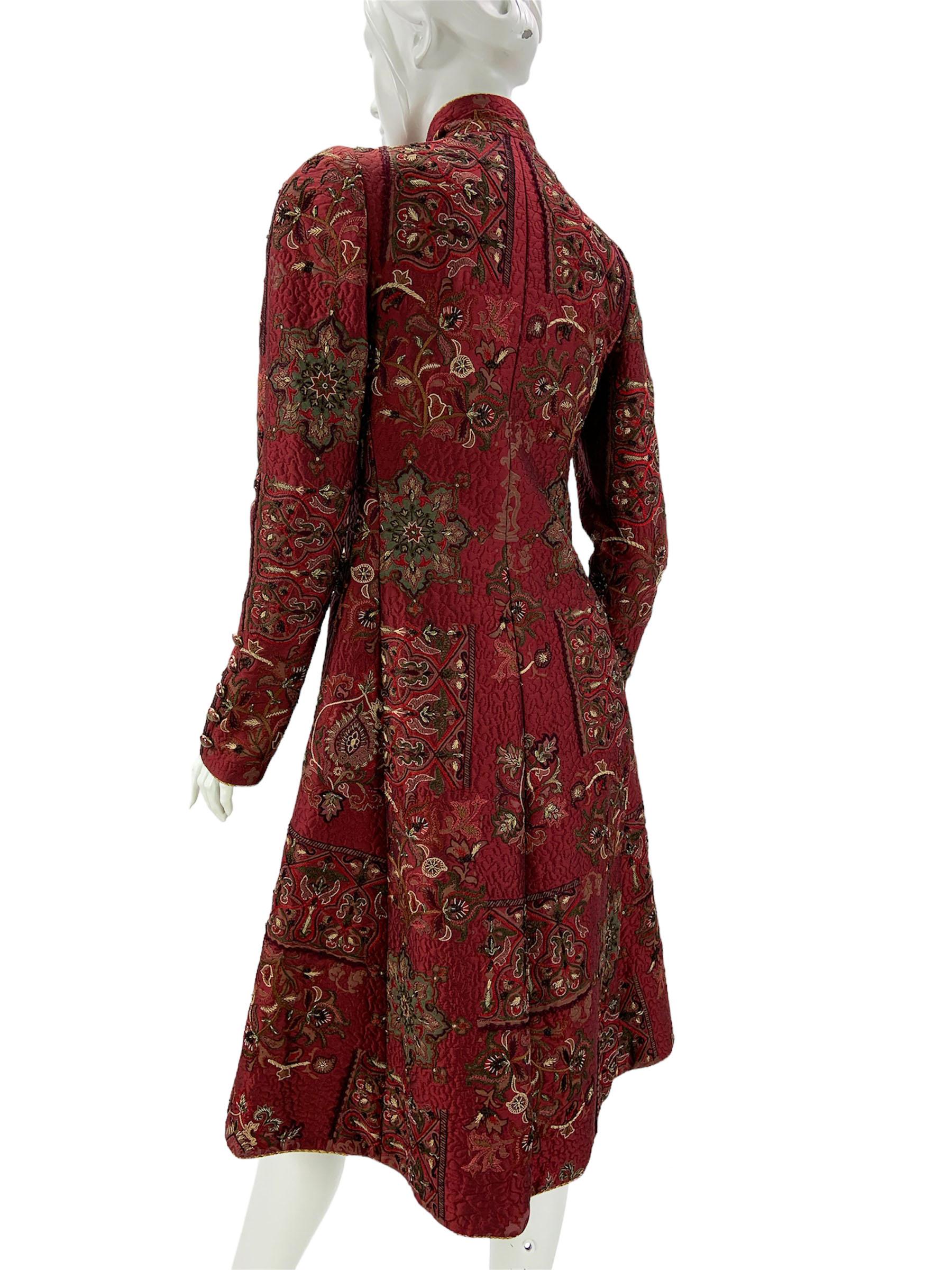 Women's Oscar de la Renta F/W 2003 Silk Burgundy Quilted Embellished Coat US 4 For Sale
