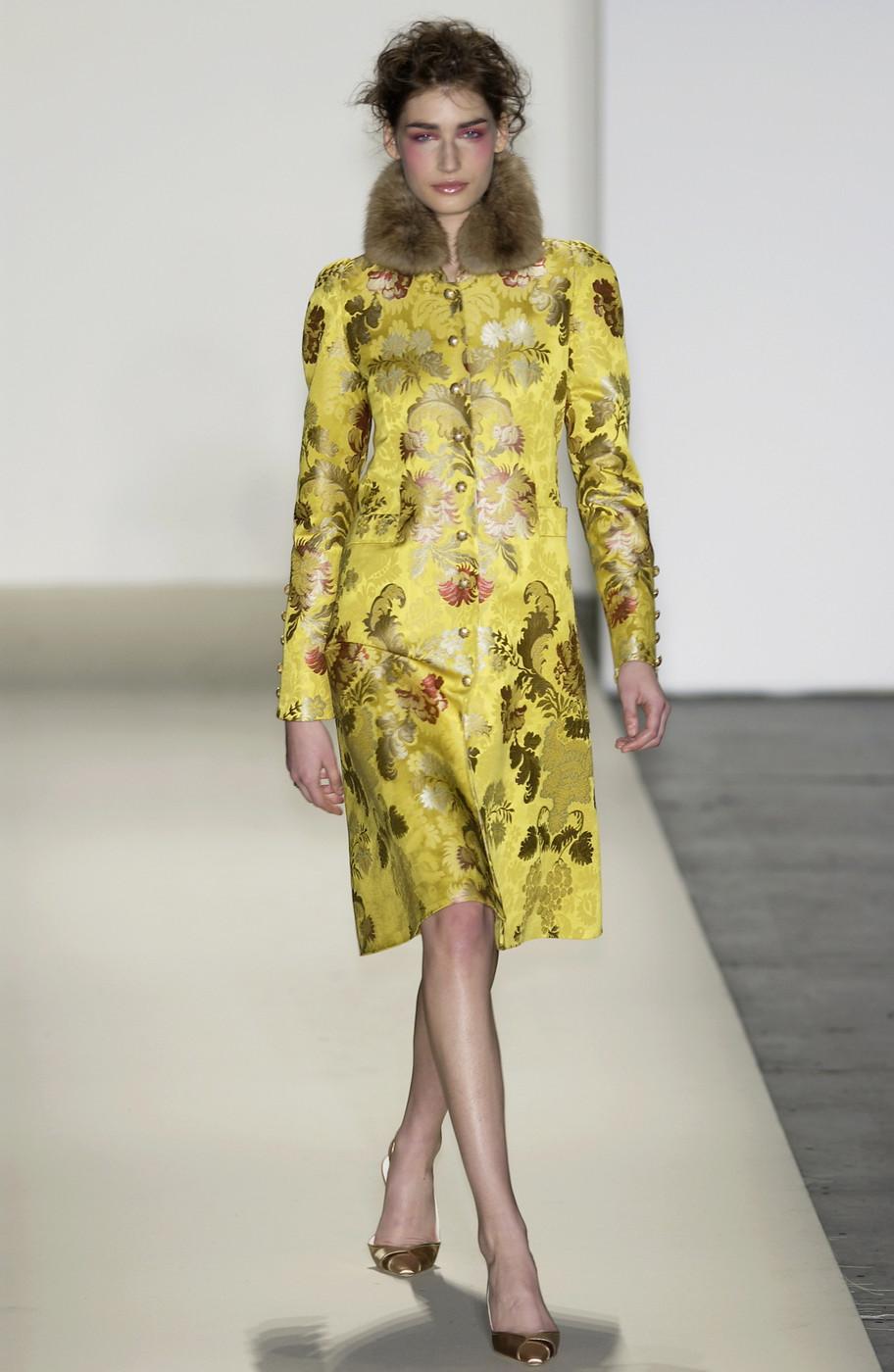 Oscar De La Renta F/W 2003 Silk Yellow Metallic Embroidery Beaded Long Jacket  For Sale 12