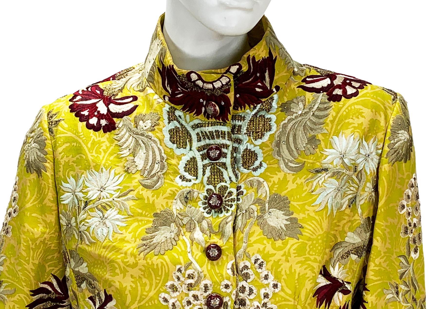 Oscar De La Renta F/W 2003 Lange Jacke aus gelber Seide mit Metallic-Stickerei und Perlen  im Zustand „Hervorragend“ im Angebot in Montgomery, TX