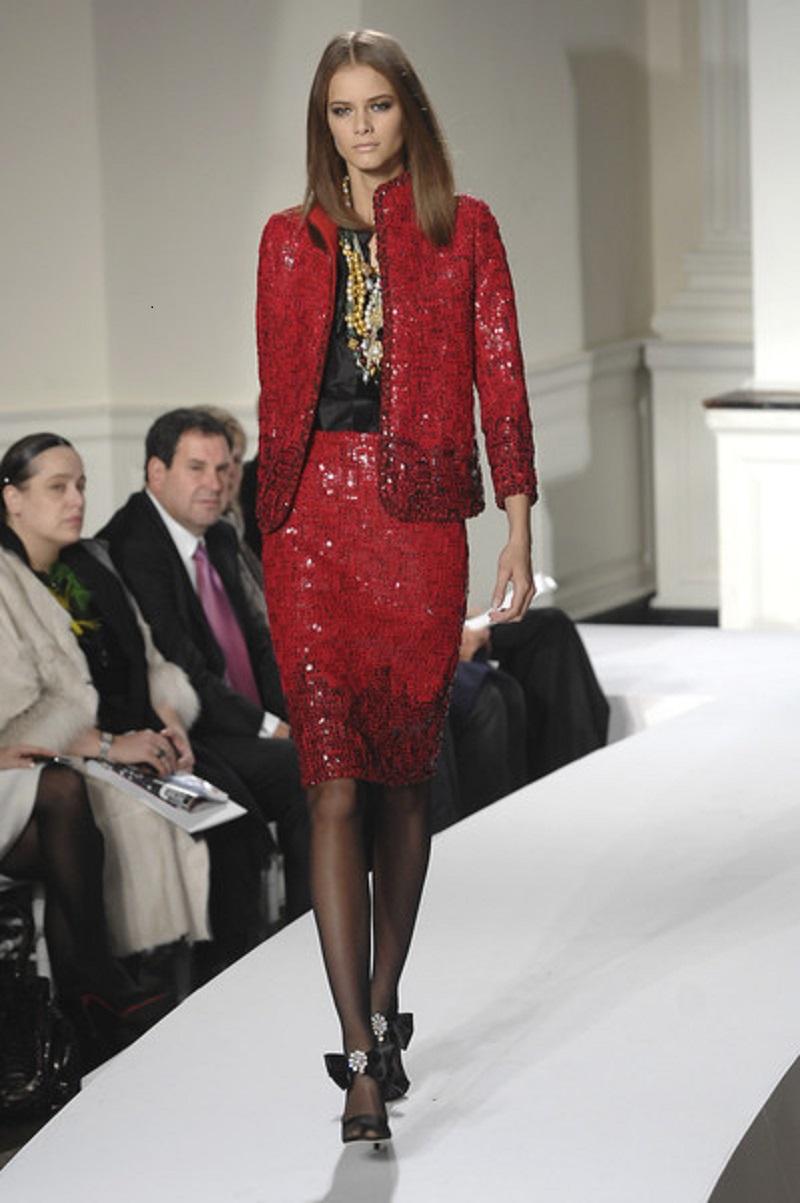Oscar de la Renta F/W 2008 Runway Wool Red Black Sequin Skirt Suit US size 6 In Excellent Condition For Sale In Montgomery, TX