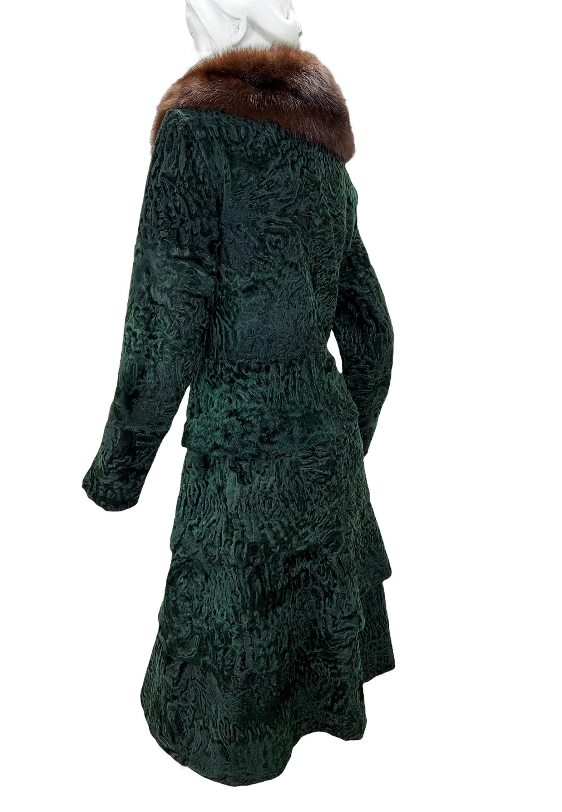 Women's Oscar De La Renta F/W 2011 Collection Green Persian Lamb Russian Sable Coat US 4 For Sale