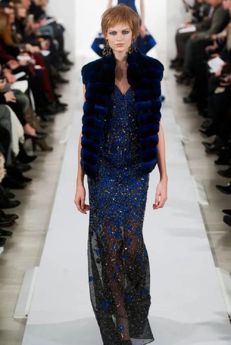 Oscar De La Renta Indigo Blue Fully Embellished Long Dress Gown
Designer size - US 4
F/W 2014 Runway Collection
Indigo Blue Silk Embroidery, White Pearl-like Beads, Silver-tone Metallic Embroidery, Silver-tone Sequins - All Over the Black