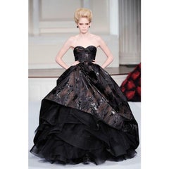 Oscar de la Renta Fall 2009 Black "Paint Strokes" Metallic Strapless Ball Gown