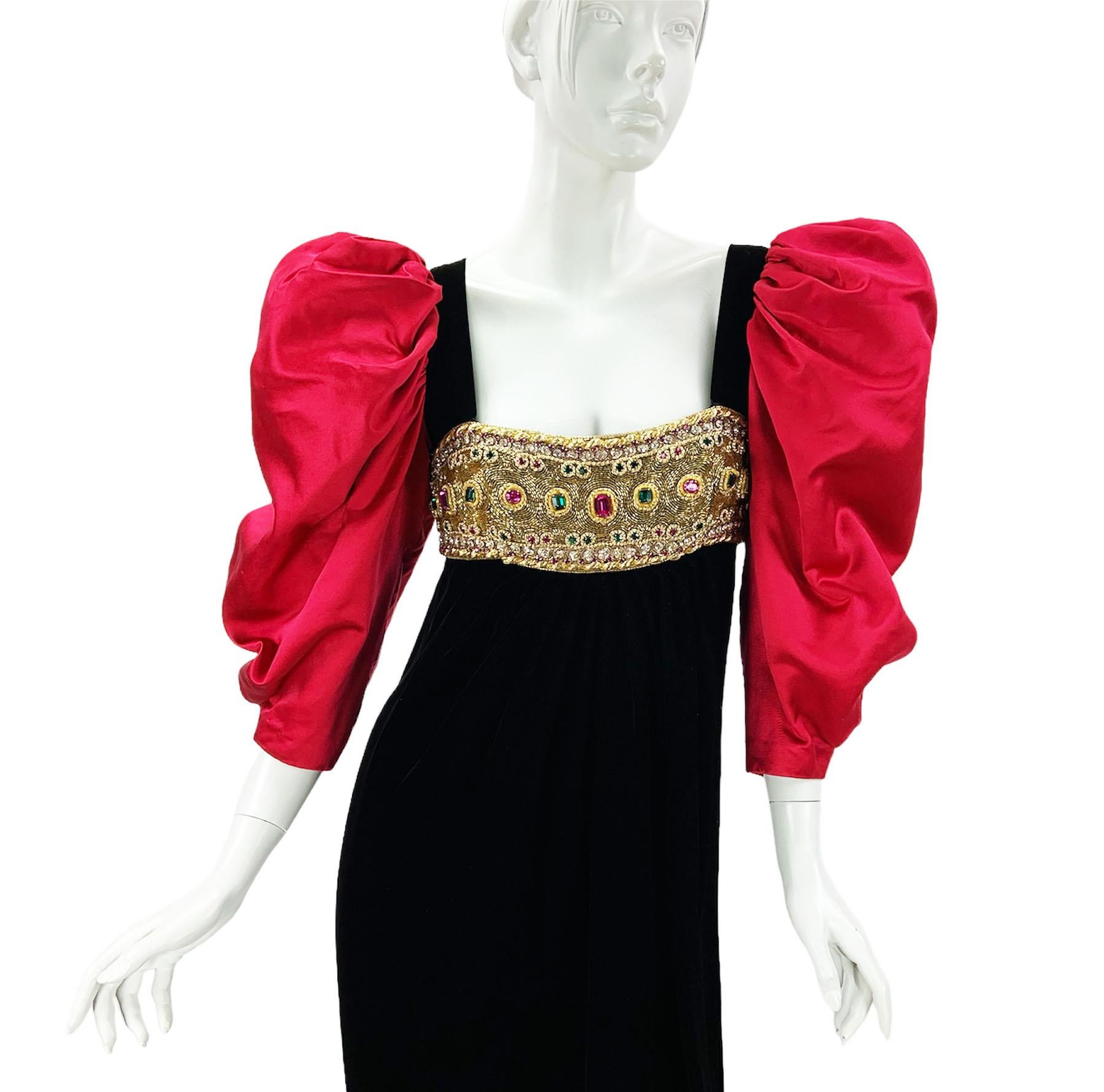 Oscar de la Renta F/W Runway 1984 Black Velvet Embellished Dress Gown US 8 In Excellent Condition For Sale In Montgomery, TX