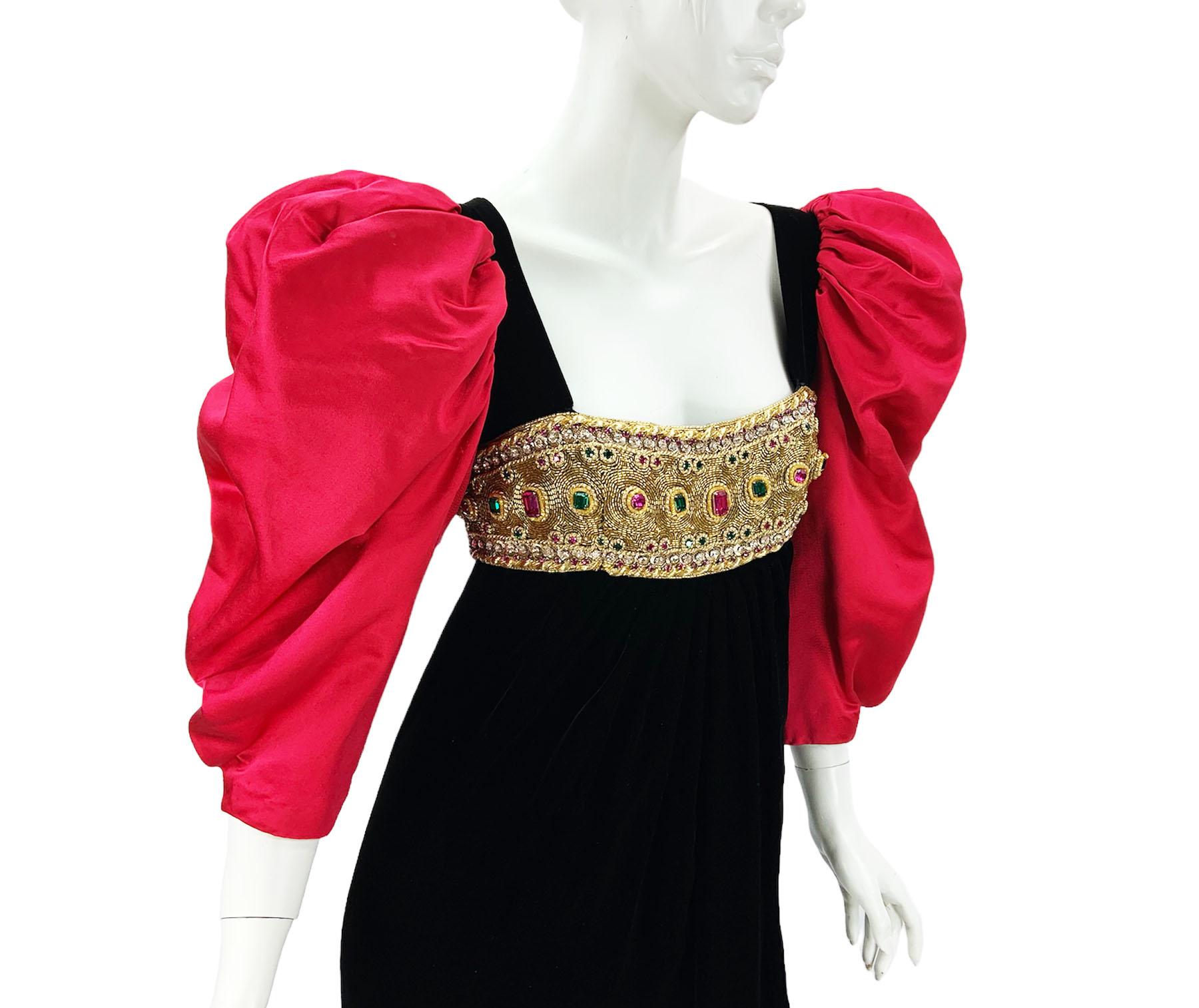 Women's Oscar de la Renta F/W Runway 1984 Black Velvet Embellished Dress Gown US 8 For Sale