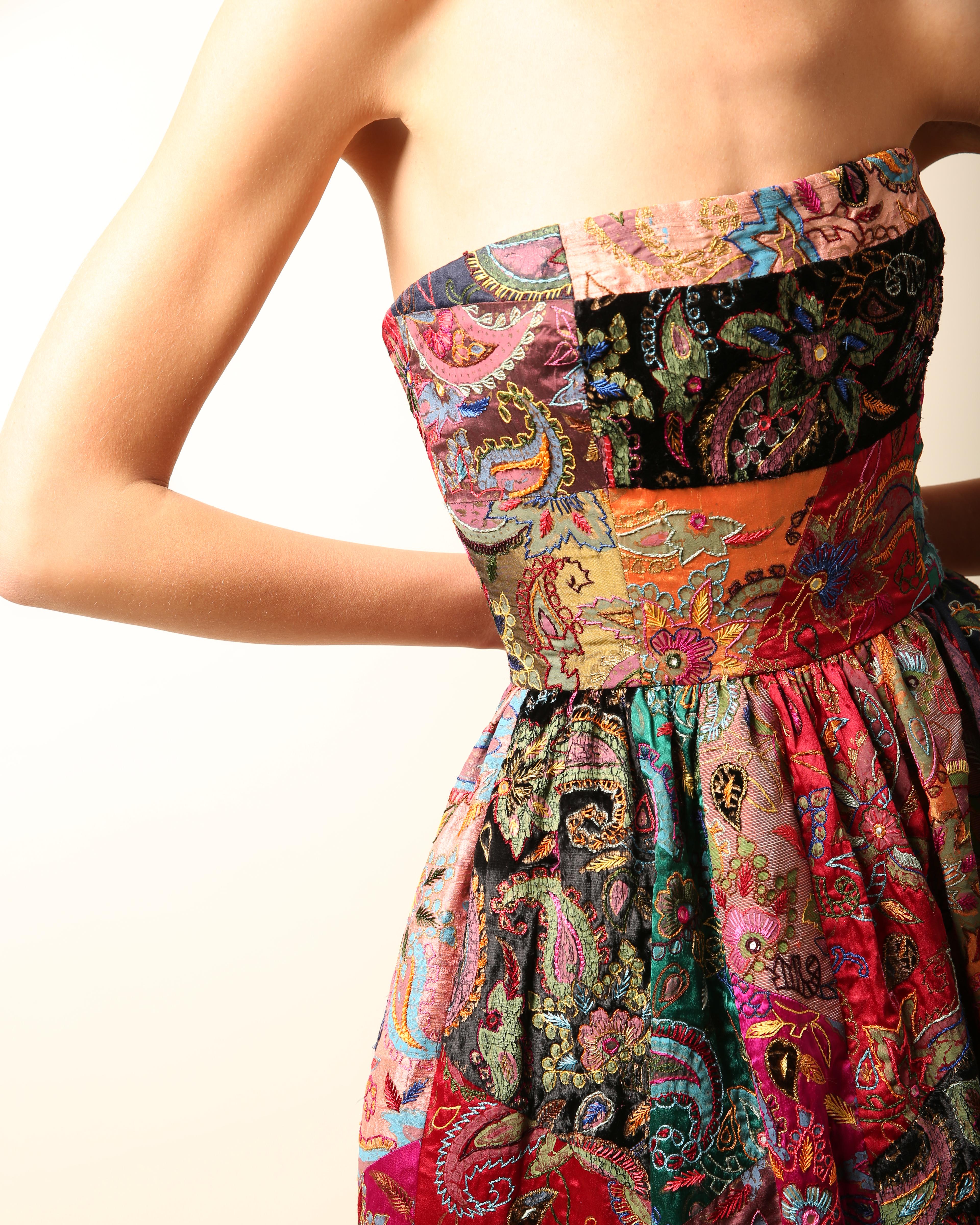 Oscar de la Renta Fall 2002 strapless tapestry flared patchwork gown dress US4 7
