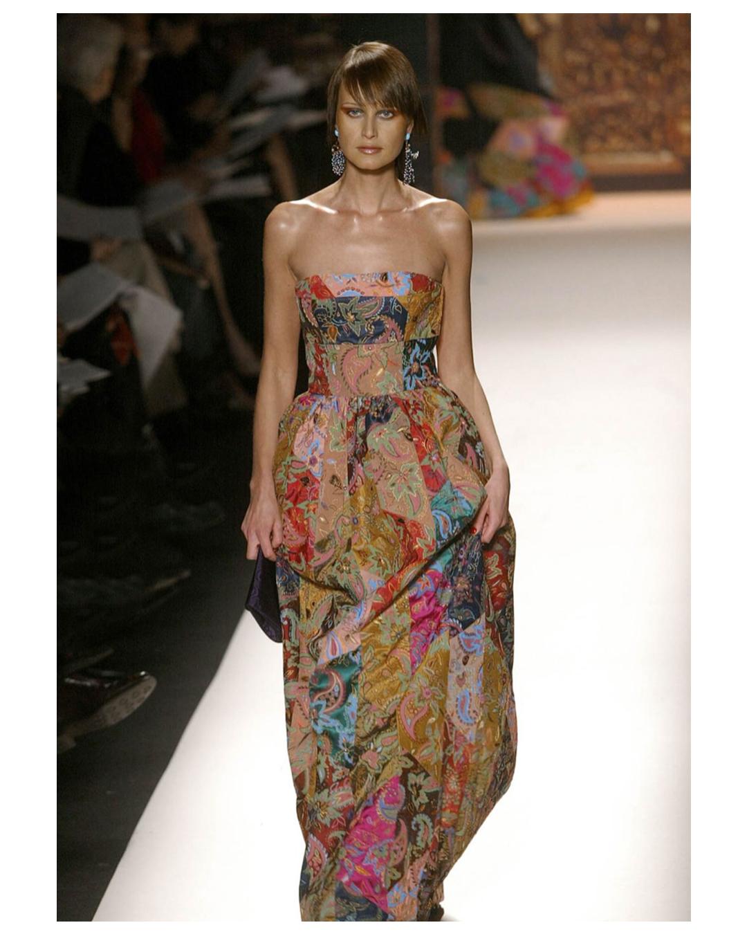 Oscar de la Renta Fall 2002 strapless tapestry flared patchwork gown dress US4 12
