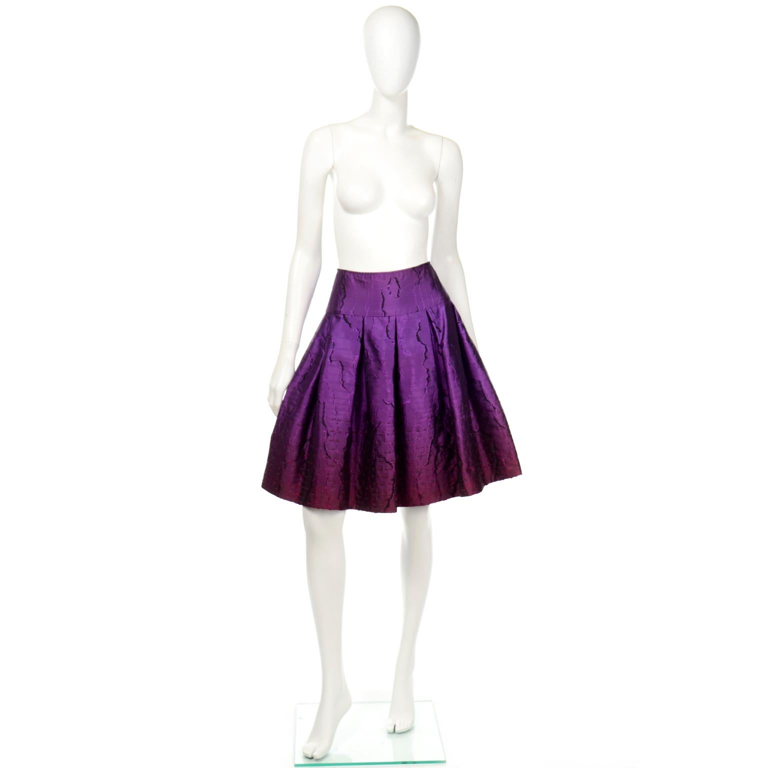 Oscar de la Renta Fall 2008 Purple Textured Skirt Runway Documented In Excellent Condition For Sale In Portland, OR