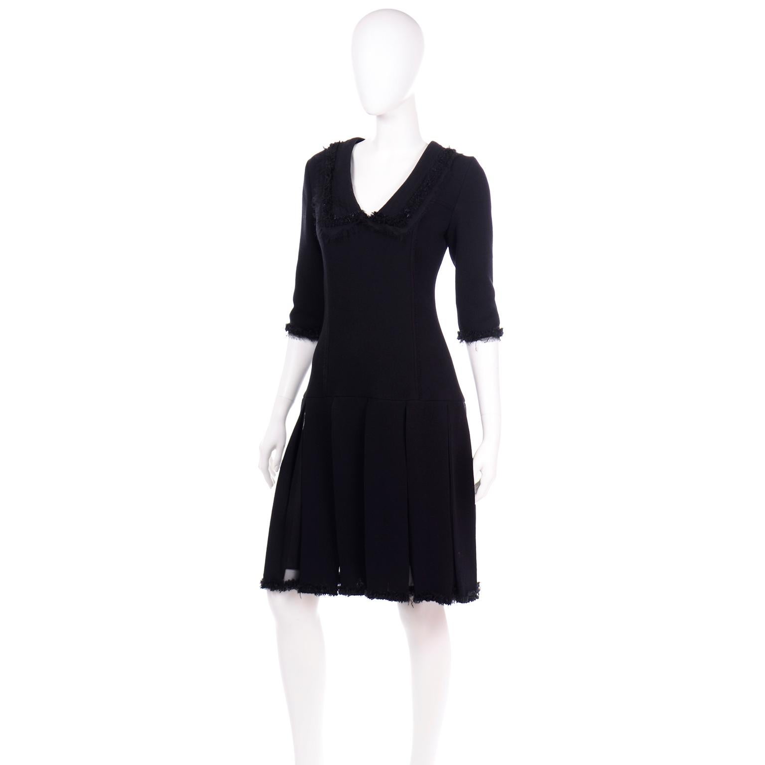 Oscar de la Renta Fall 2010 Black Dress With Raw Edges & Sheer Panel Pleating In Excellent Condition For Sale In Portland, OR