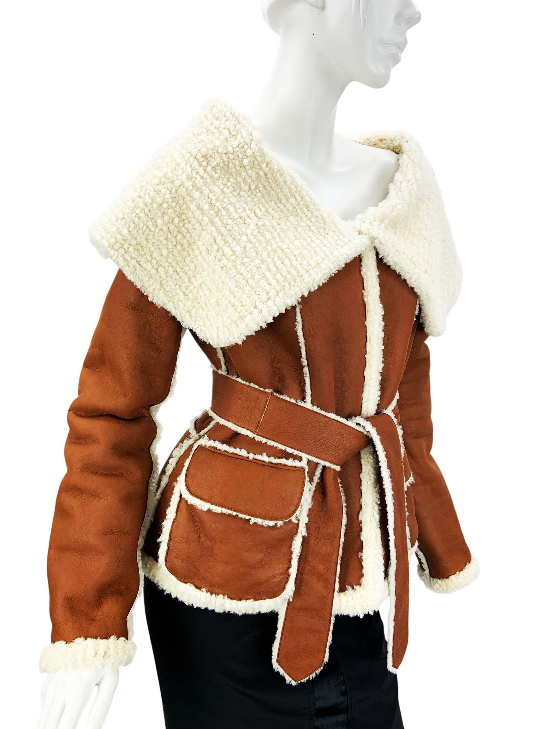 Beige Oscar de la Renta Fall/Winter 2006 Shearling Cognac Color Jacket with Belt It 42 For Sale