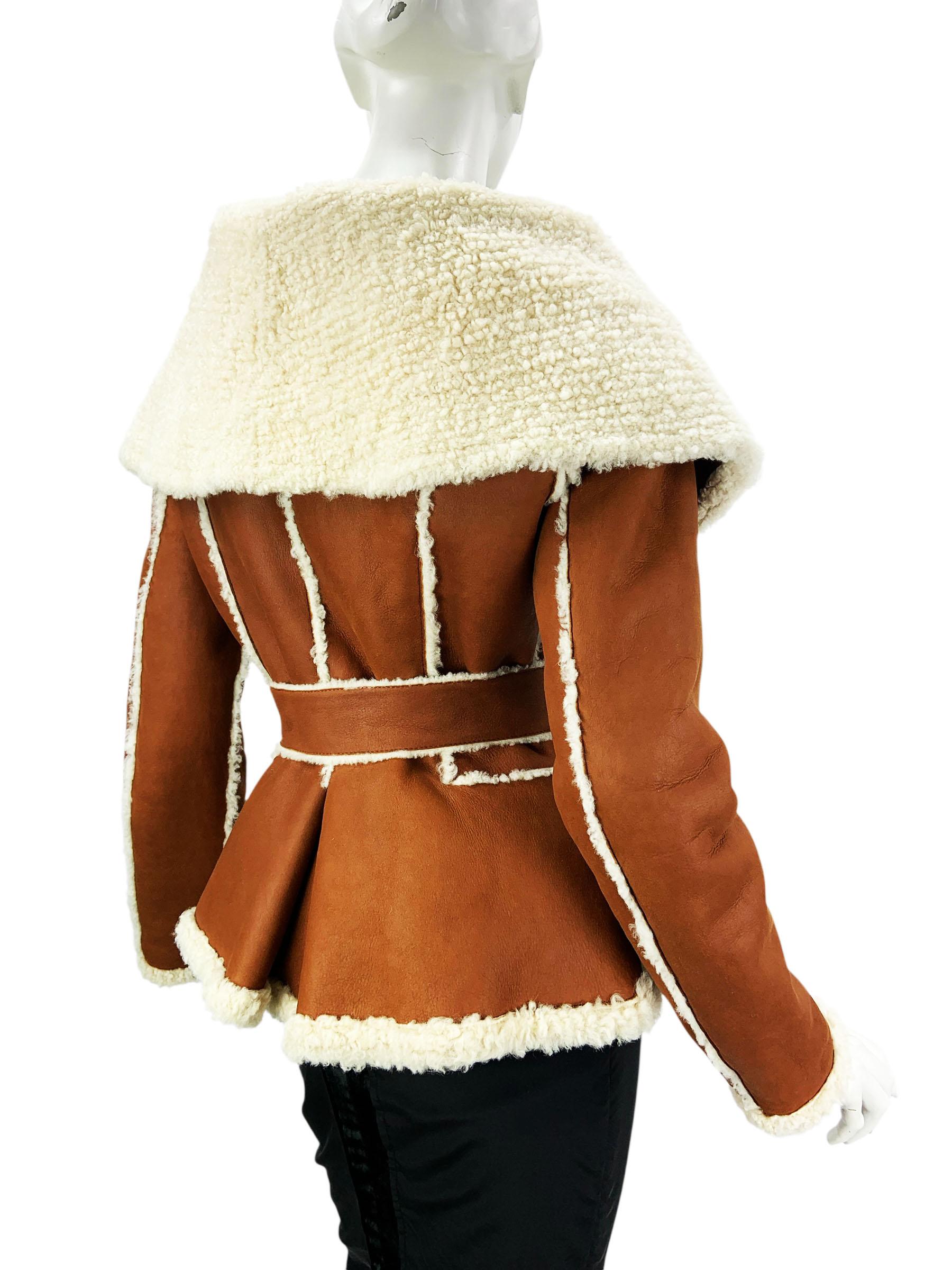Oscar de la Renta Fall/Winter 2006 Shearling Cognac Color Jacket with Belt It 42 For Sale 1
