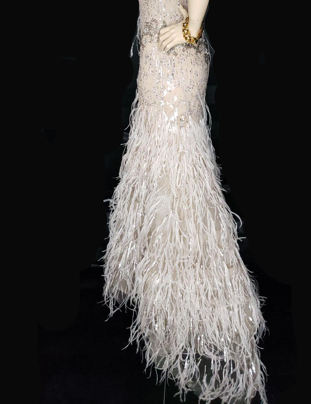 OSCAR DE LA RENTA FEATHER and SEQUIN EMBELLISHED NUDE TULLE GOWN In Excellent Condition In Montgomery, TX