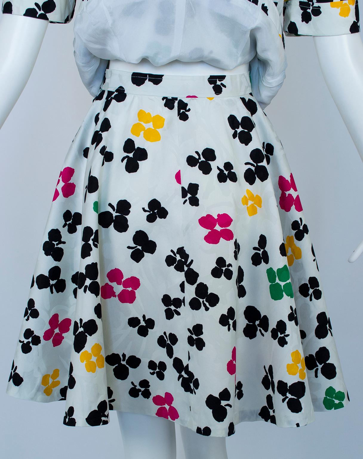 Tailleur jupe de ballerine à manches courtes à fleurs multicolores Oscar de la Renta, Taille M, années 1980 en vente 5