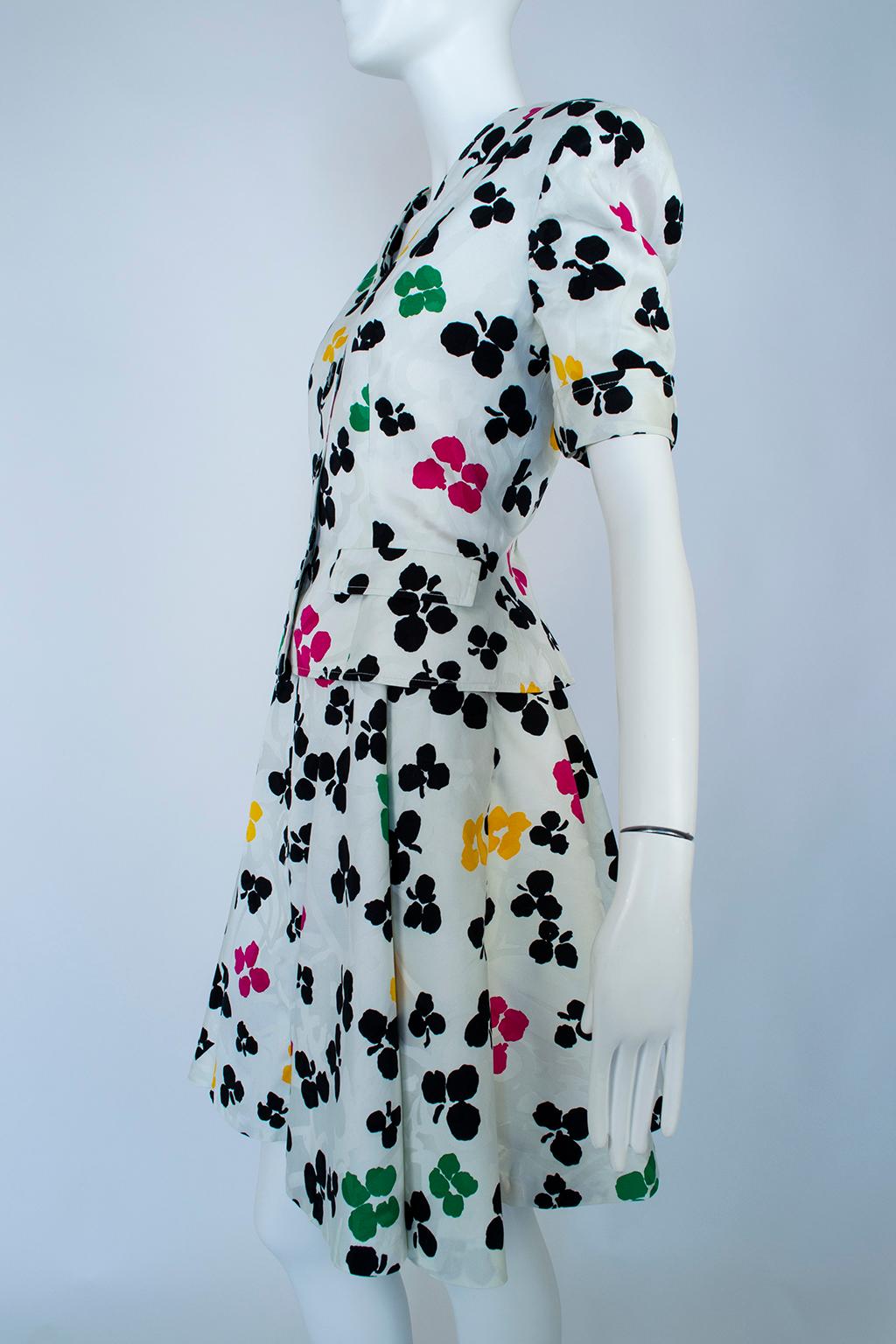 Women's Oscar de la Renta Multicolor Floral Short Sleeve Ballerina Skirt Suit - M, 1980s For Sale