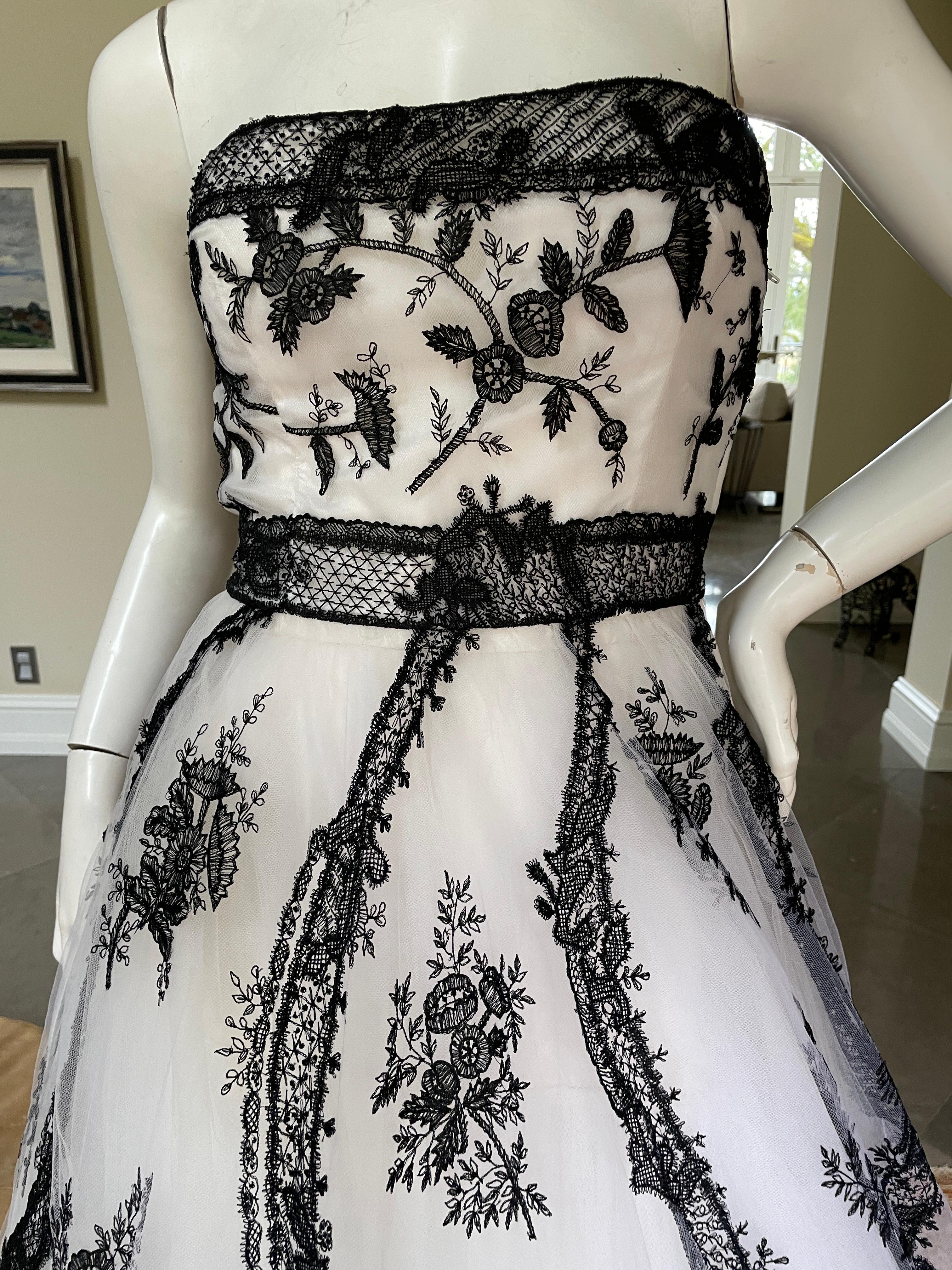 Gray Oscar de la Renta for Bergdorf Goodman Embroidered Vintage Strapless Ball Gown For Sale