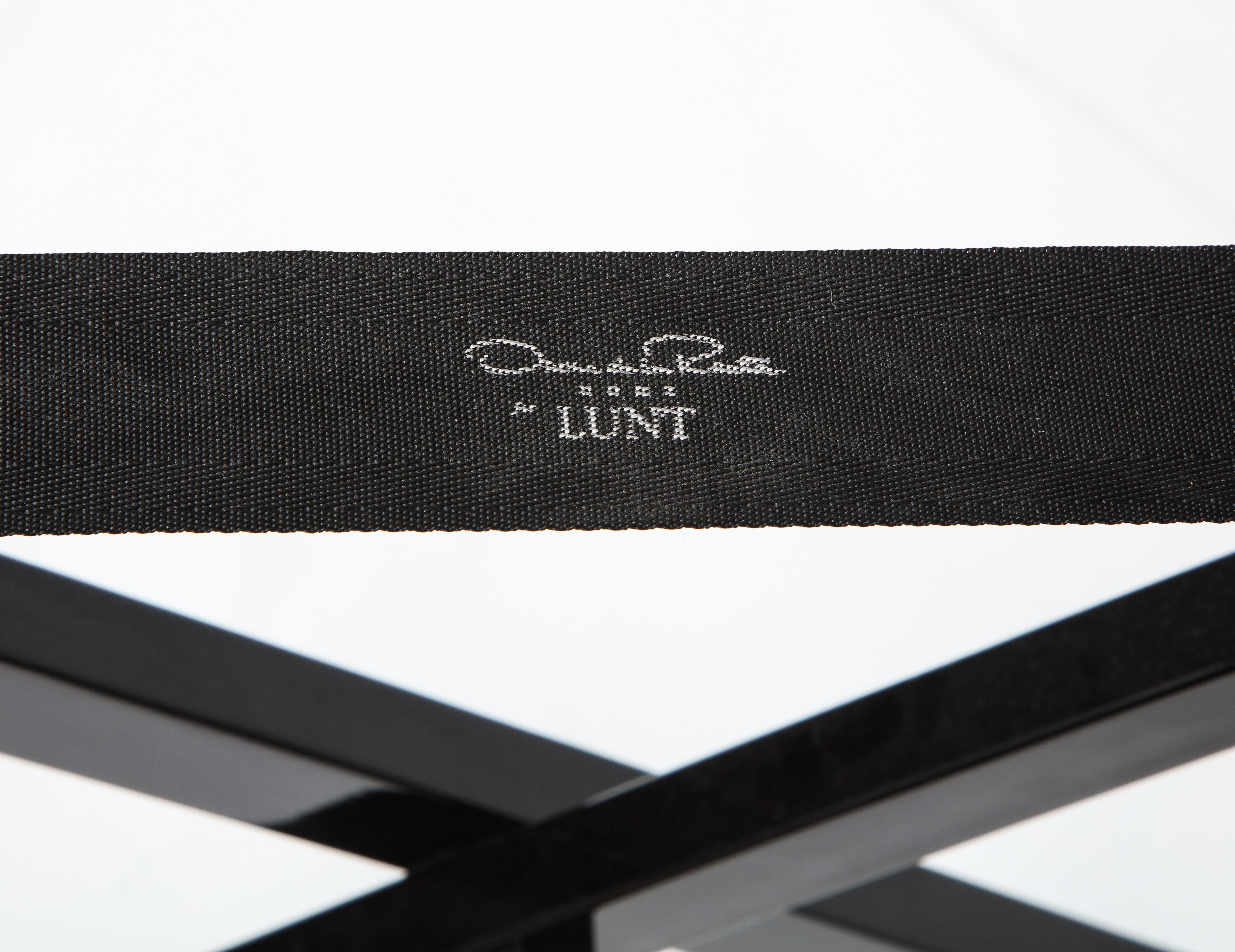 Oscar de la Renta for Lunt Folding Lacquered Tray Table In Good Condition For Sale In New York, NY