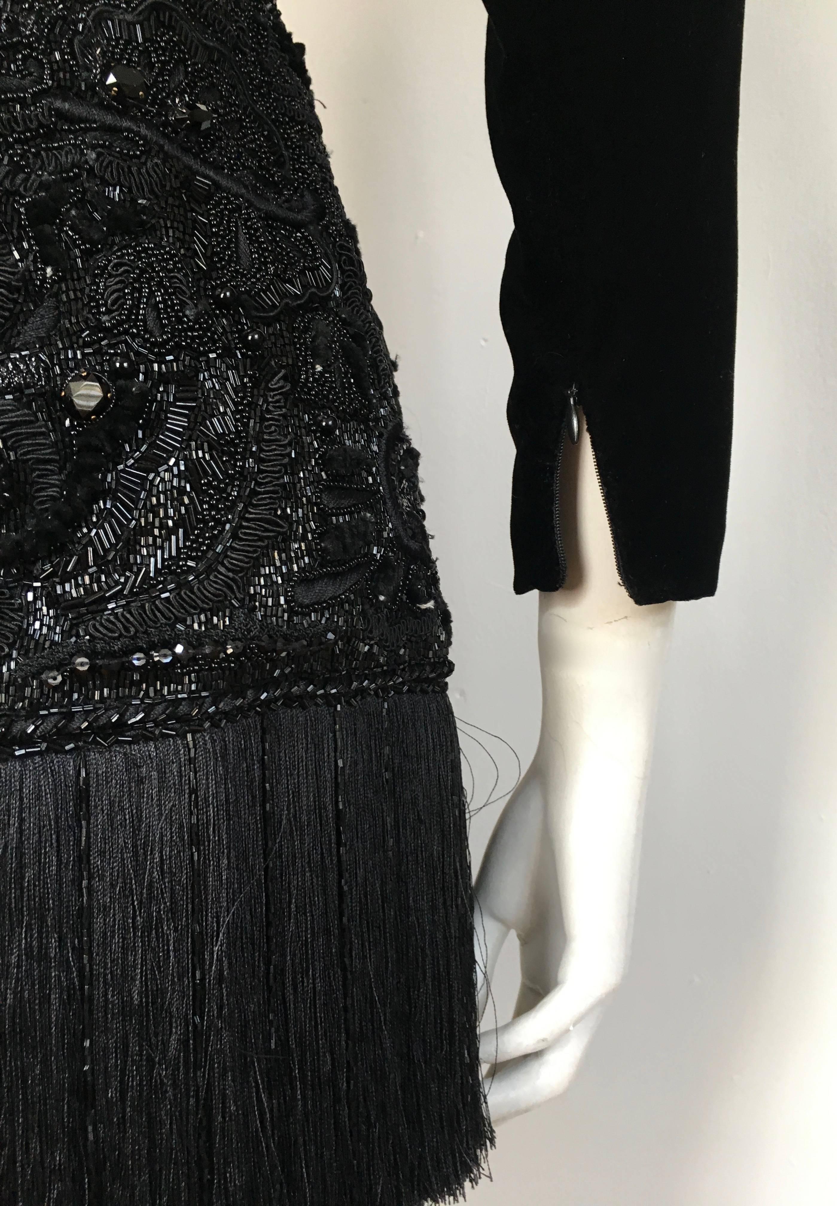 Oscar de la Renta for Saks Black Velvet Beaded and Fringed Cocktail Dress Size 6 For Sale 2
