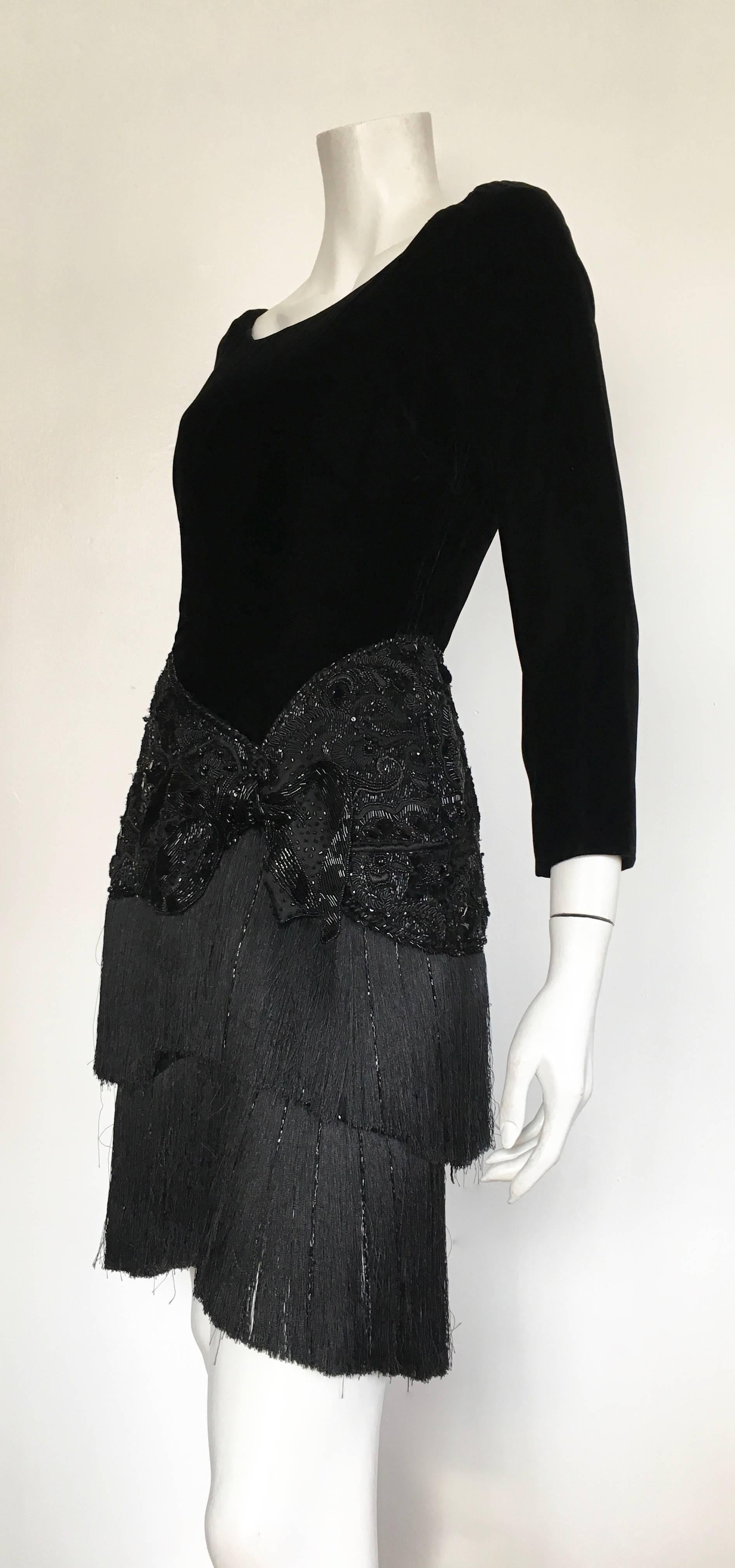 Oscar de la Renta for Saks Black Velvet Beaded and Fringed Cocktail Dress Size 6 For Sale 3
