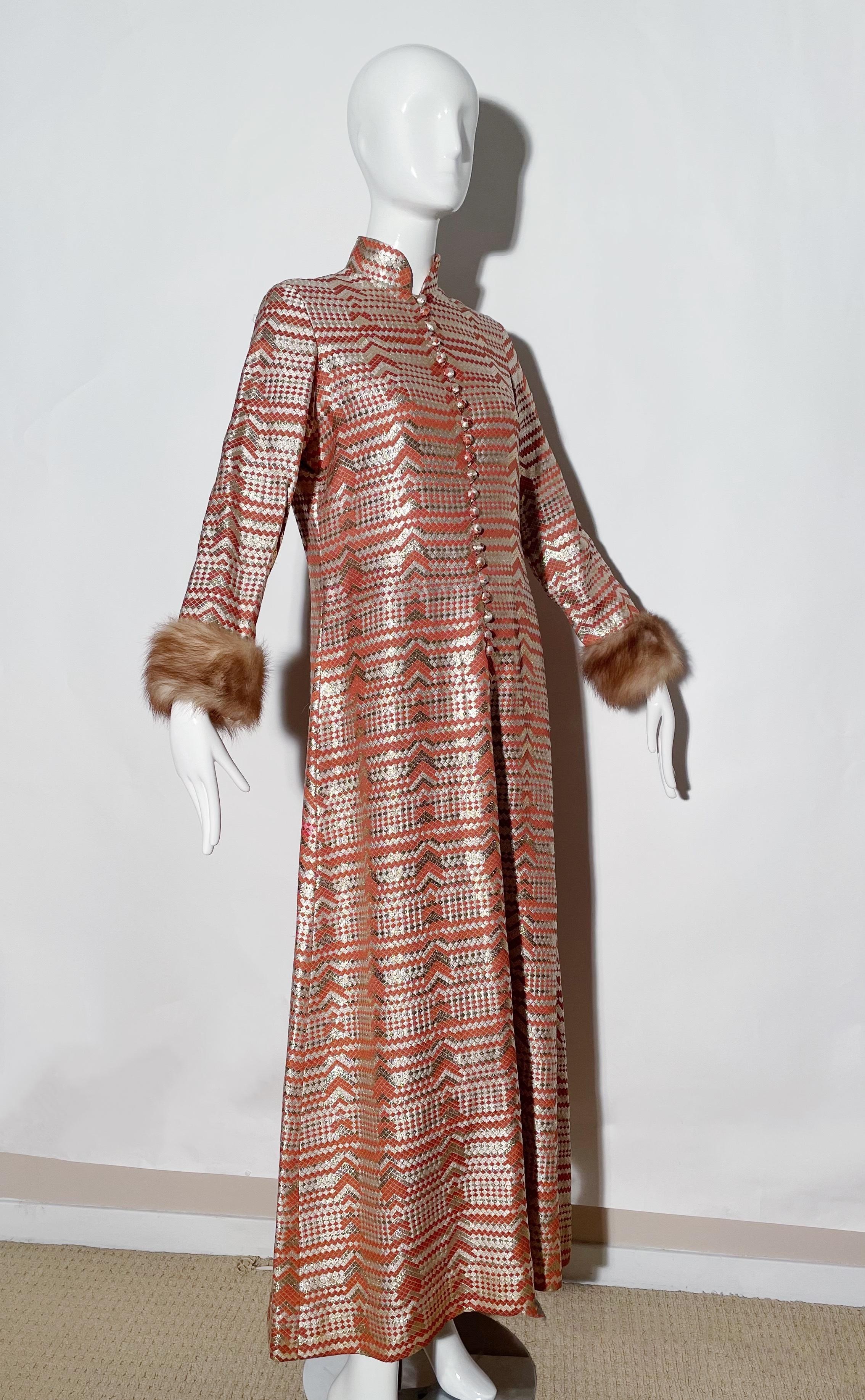 Oscar de la Renta Fur Trimmed Gown In Excellent Condition For Sale In Los Angeles, CA