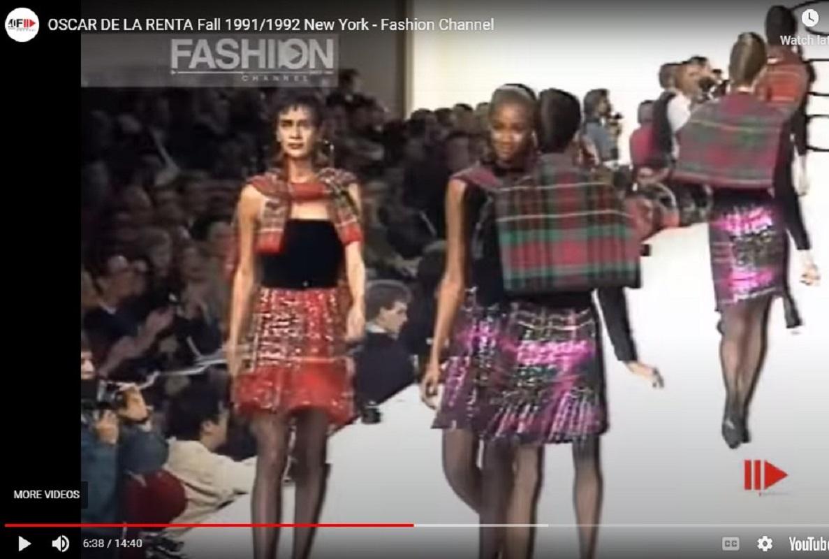 Oscar de la Renta FW 1991 Tartan Plaid Bead Sequin Embellished Velvet Dress US 4 For Sale 3