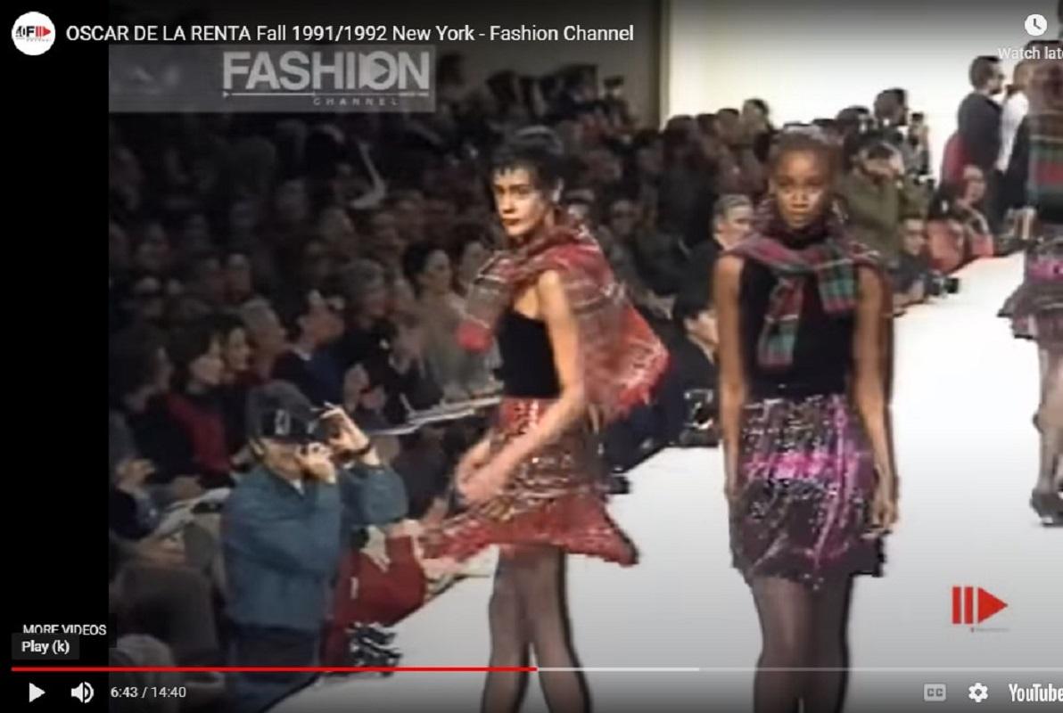 Oscar de la Renta FW 1991 Tartan Plaid Bead Sequin Embellished Velvet Dress US 4 For Sale 5