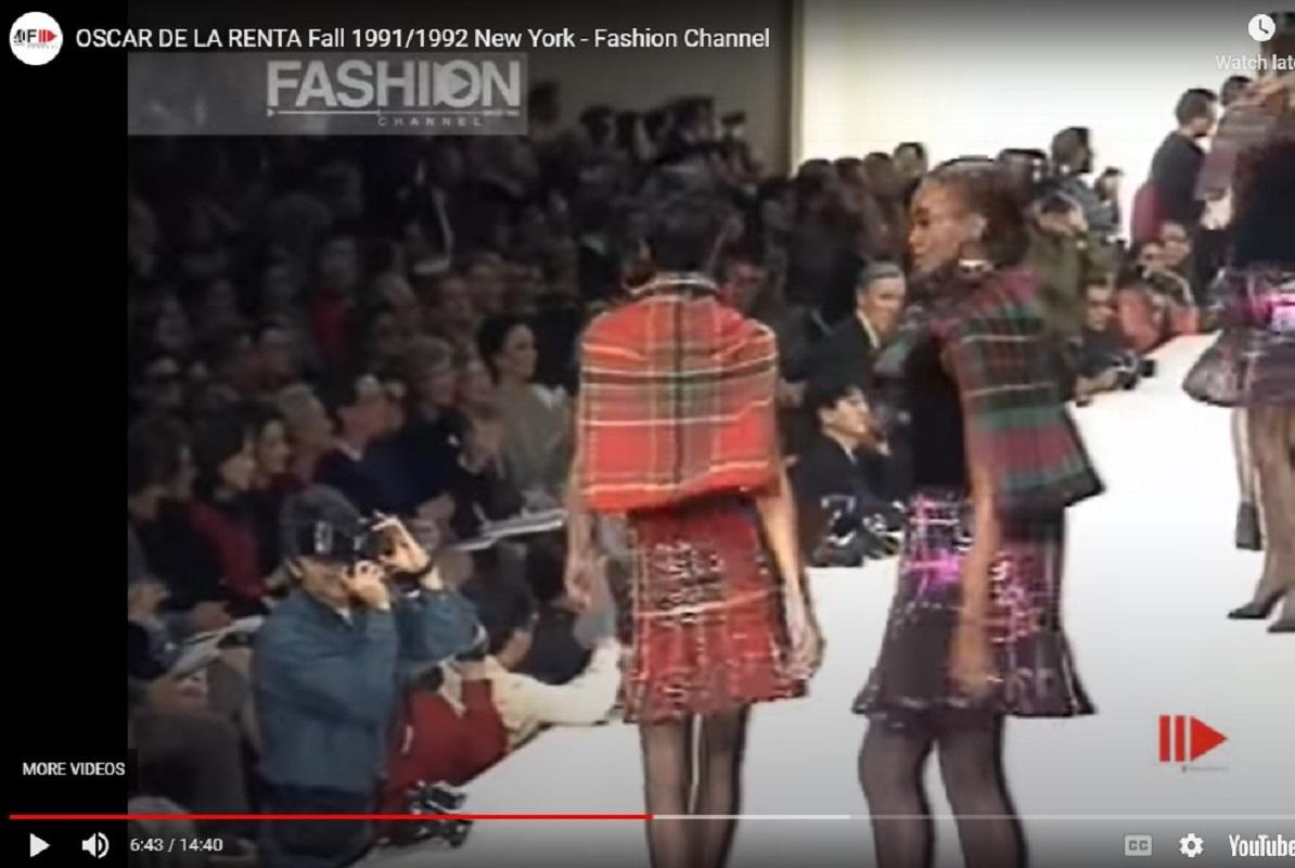 Oscar de la Renta FW 1991 Tartan Plaid Bead Sequin Embellished Velvet Dress US 4 For Sale 6