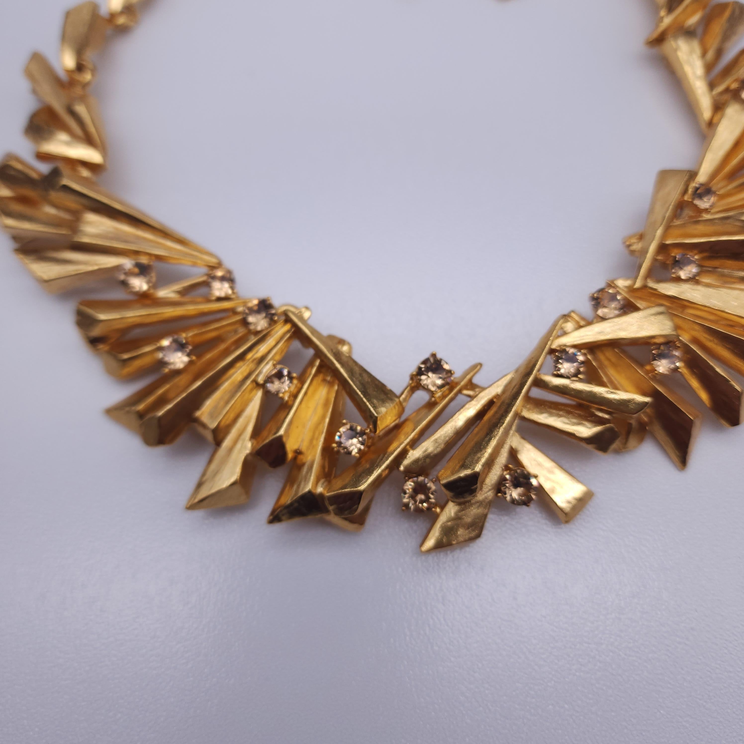 Art Déco Oscar De La Renta - Collana a maglie geometriche astratte con cristalli, oro in vendita