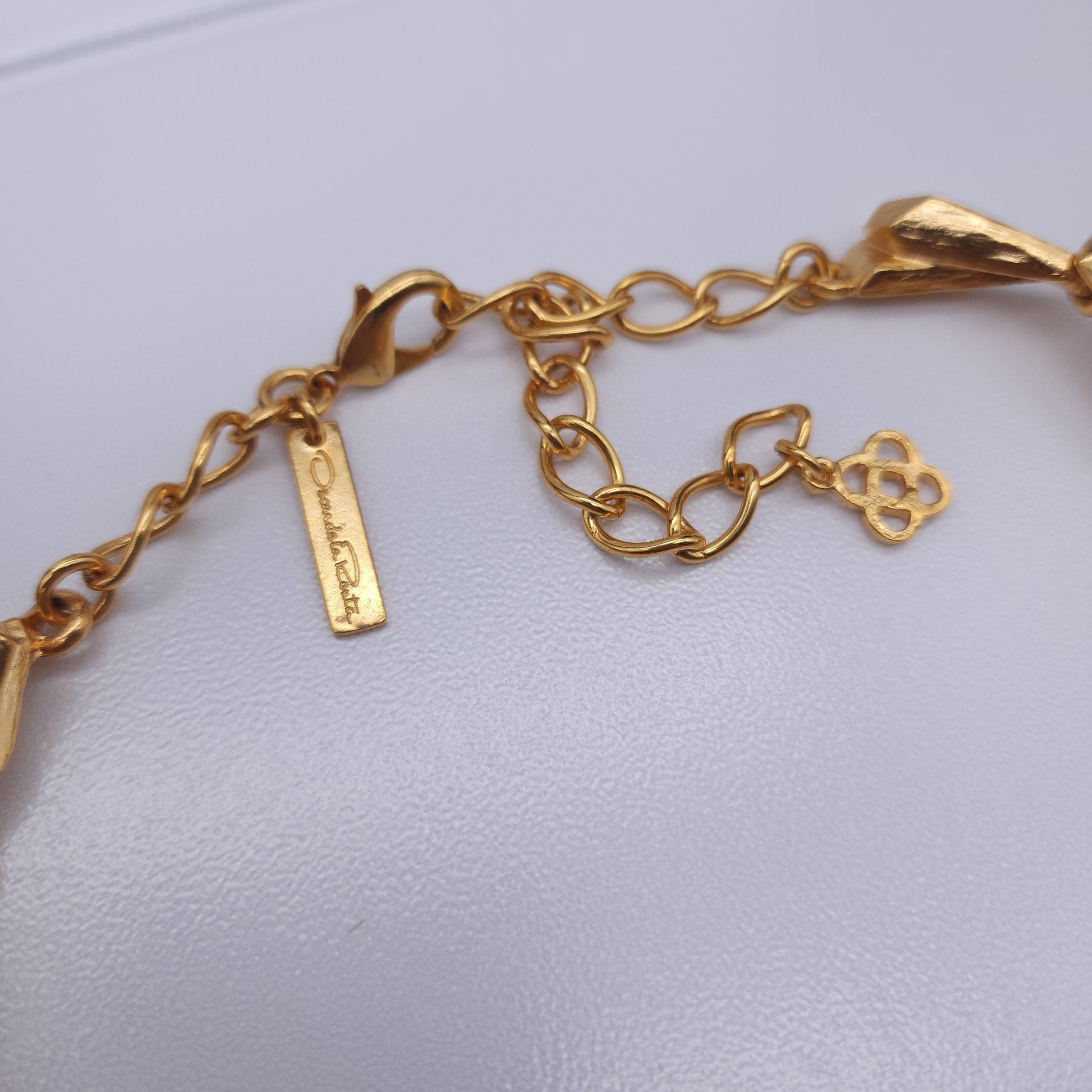 Oscar De La Renta - Collana a maglie geometriche astratte con cristalli, oro In condizioni Nuovo in vendita a Milford, DE